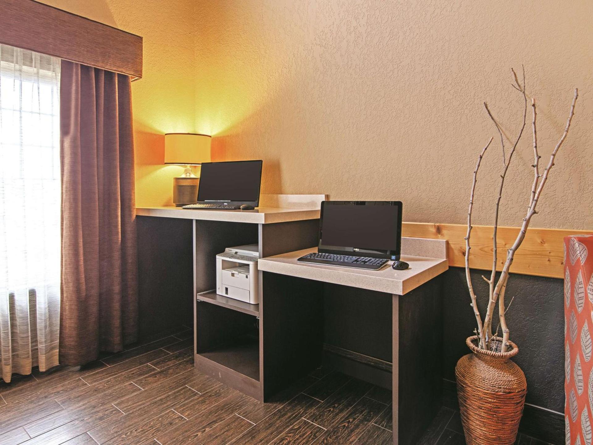 Best Western Plus Riverfront Hotel and Suites photo 32