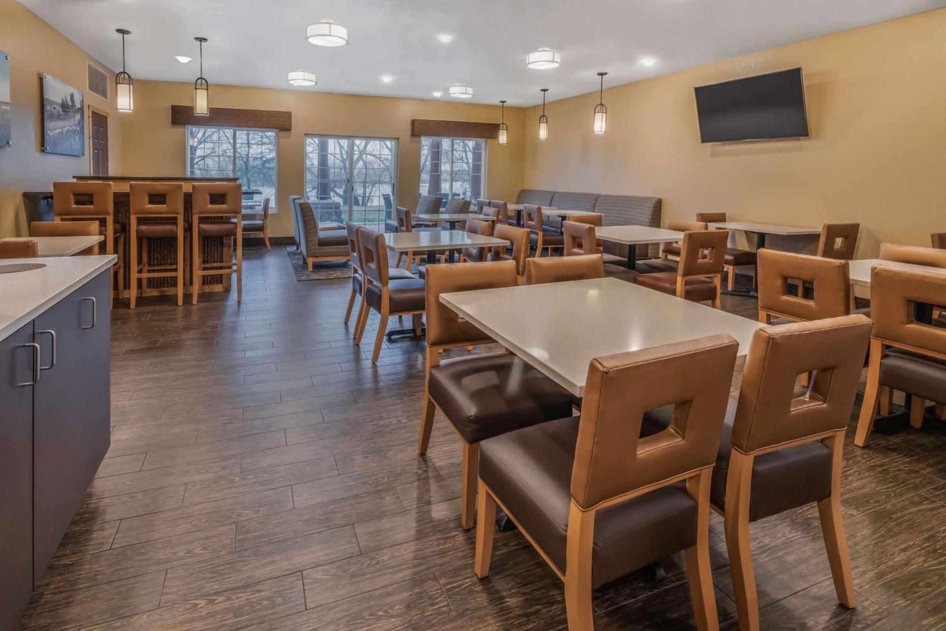 Best Western Plus Riverfront Hotel and Suites photo 35