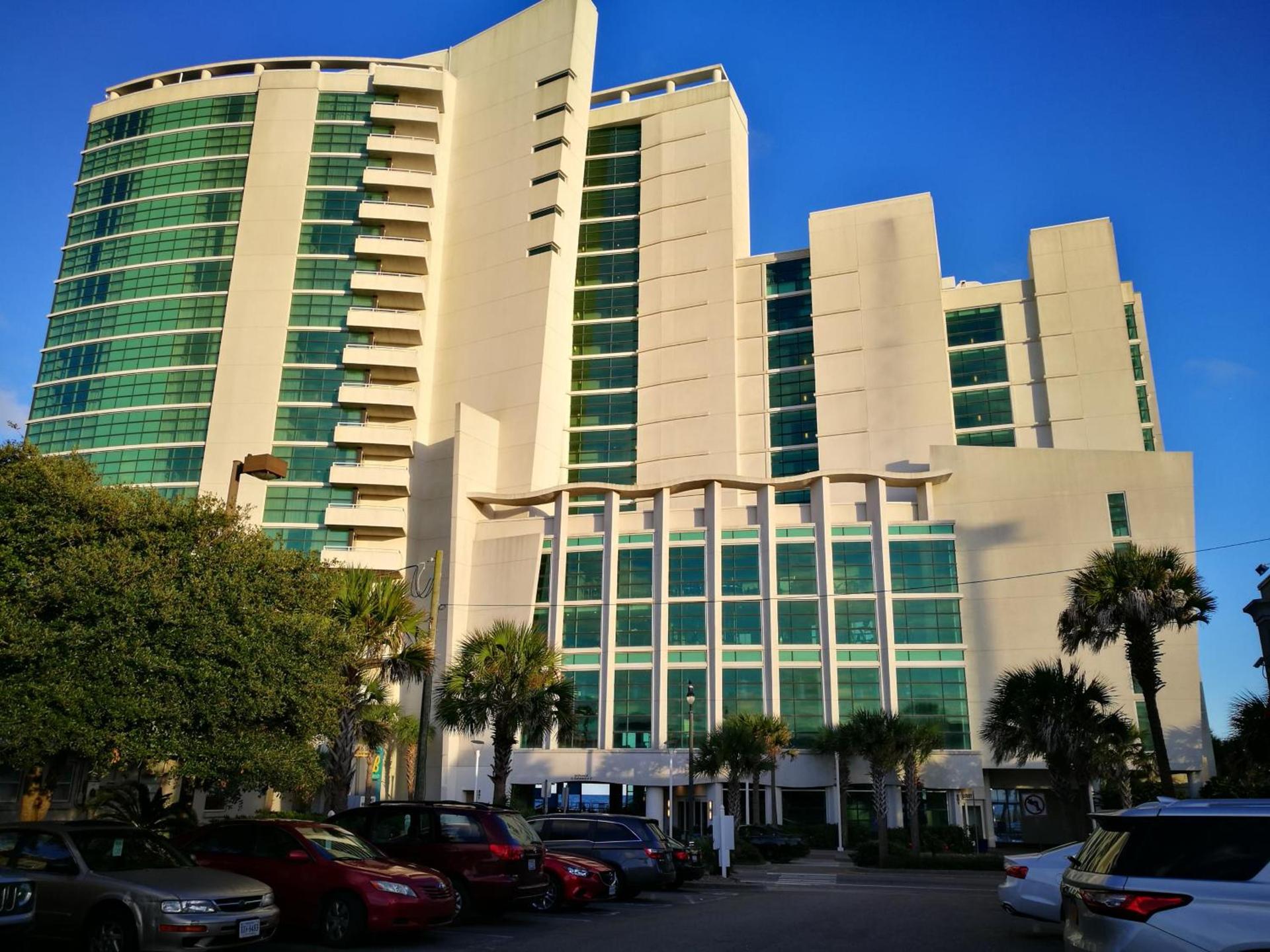 Deluxe Ocean Front Two-Bedroom Condo in Sandy Beach Resort photo 1
