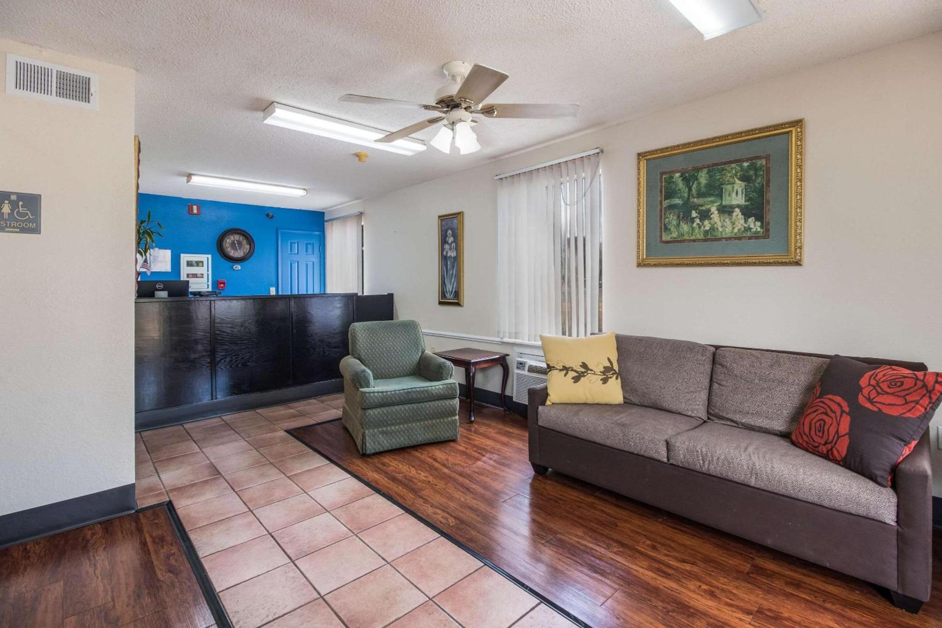 Rodeway Inn Bolivar photo 5