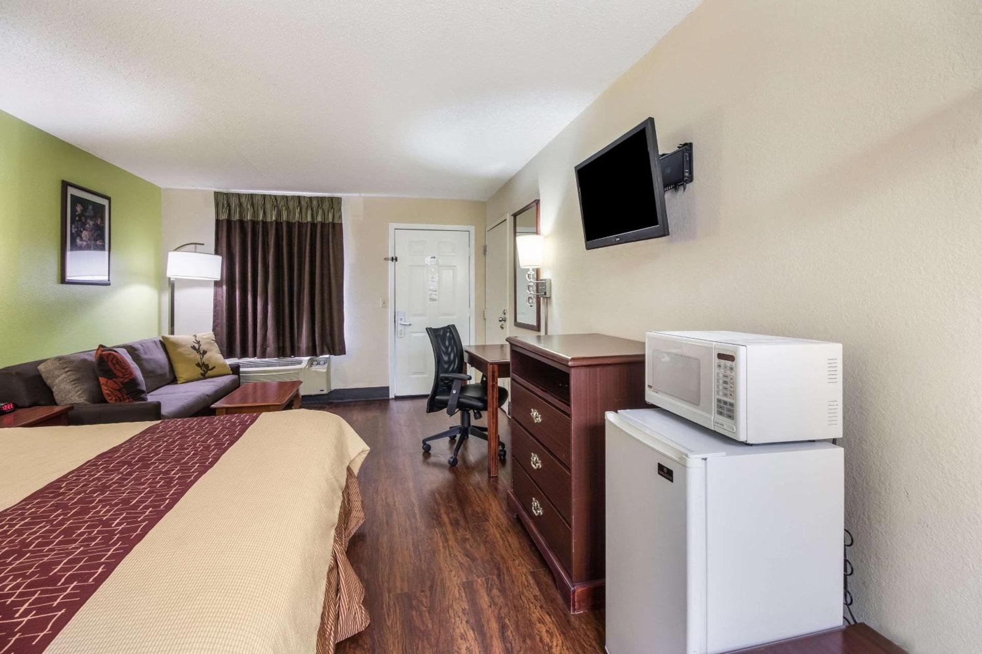 Rodeway Inn Bolivar photo 10