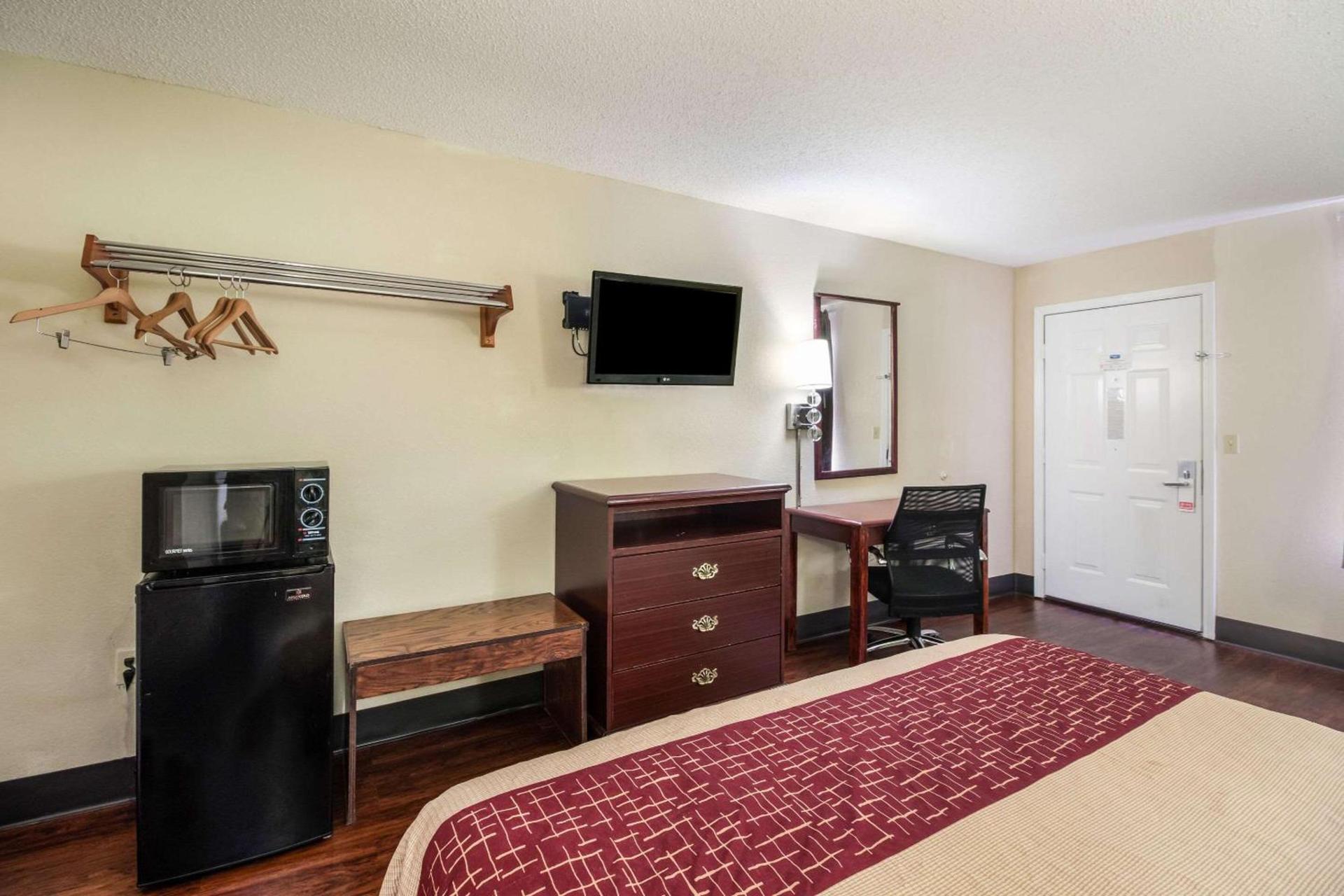 Rodeway Inn Bolivar photo 16