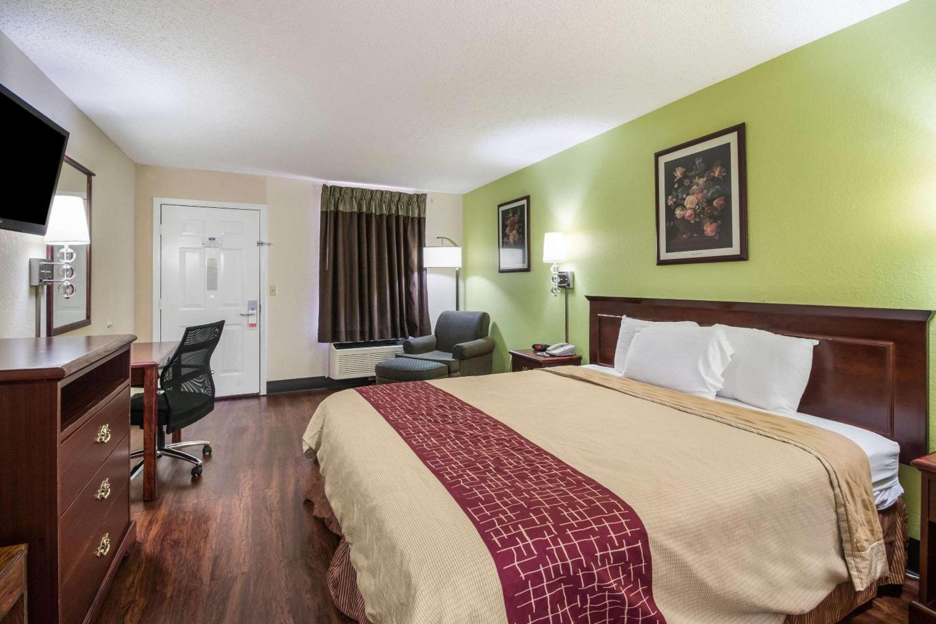 Rodeway Inn Bolivar photo 17