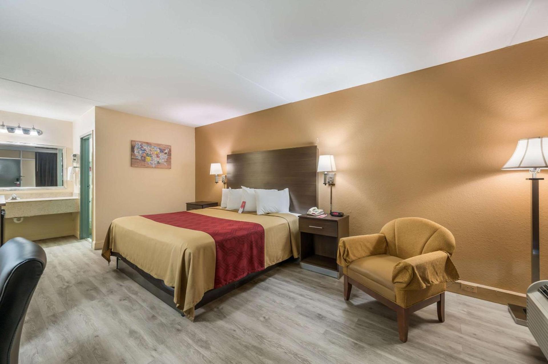 Econo Lodge Cullman South photo 6