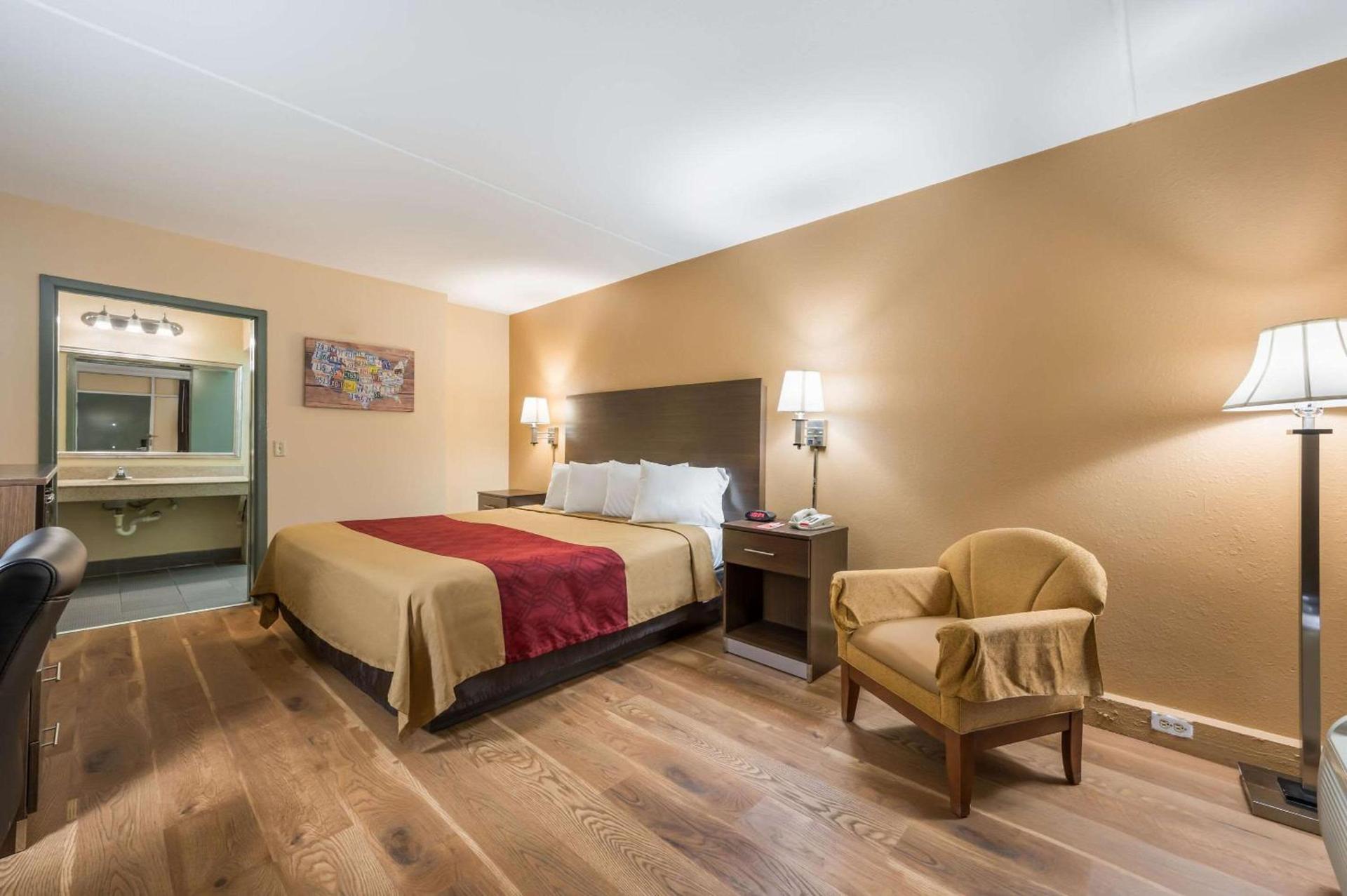 Econo Lodge Cullman South photo 10