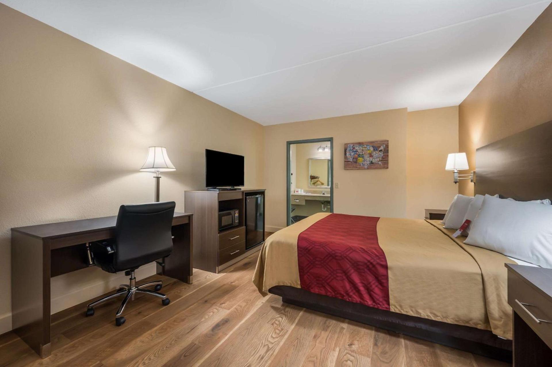 Econo Lodge Cullman South photo 11