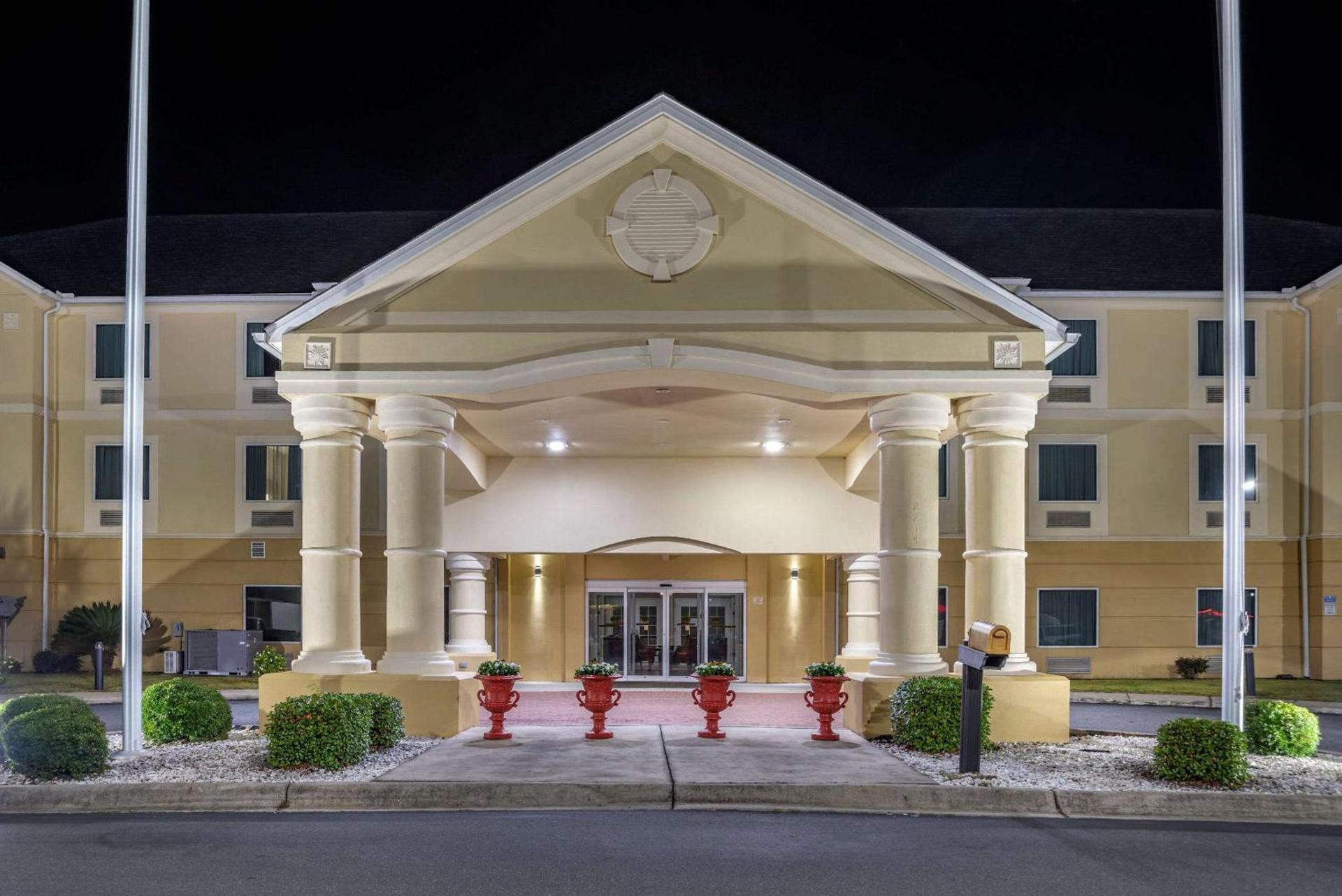 Comfort Inn & Suites Marianna I-10 photo 3