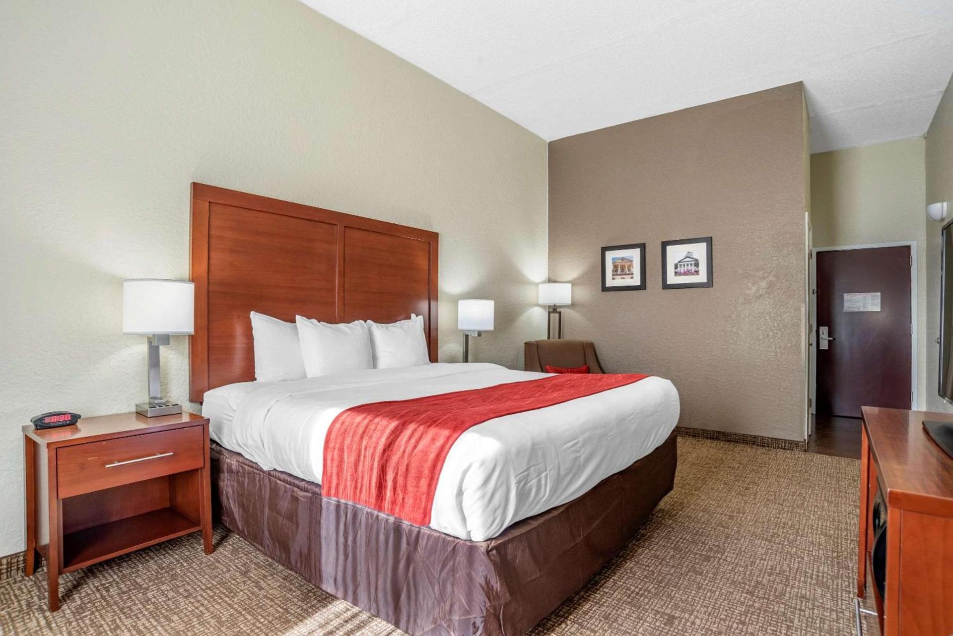 Comfort Inn & Suites Marianna I-10 photo 11