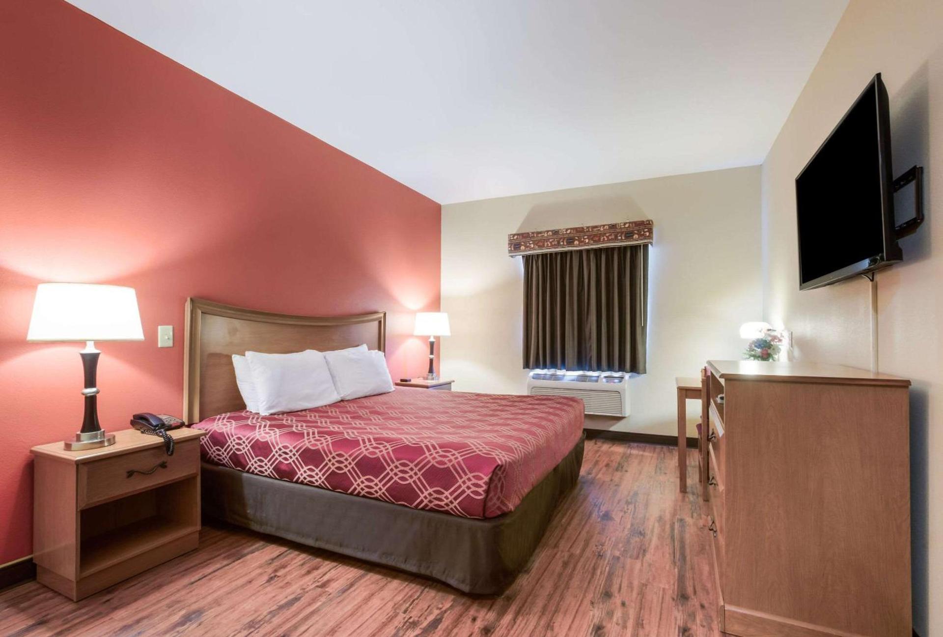 Econo Lodge Inn & Suites Rockmart photo 9