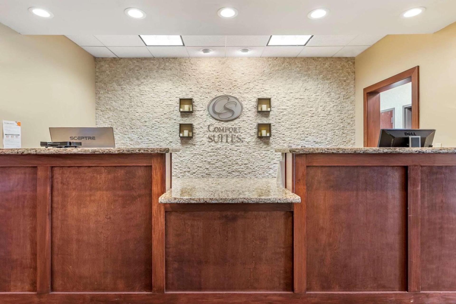 Comfort Suites Grand Rapids North photo 4
