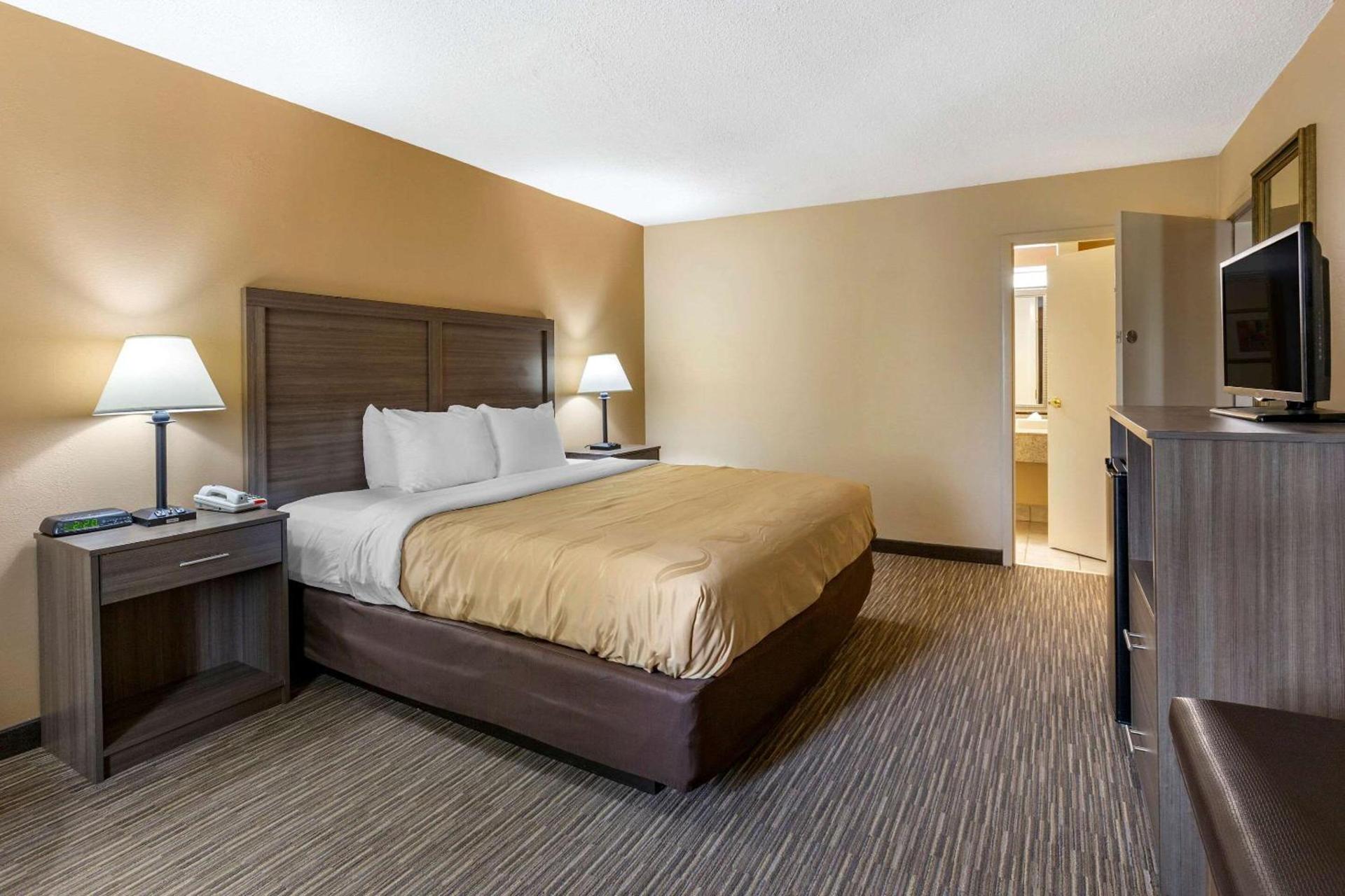 Quality Inn & Suites Hanes Mall photo 21