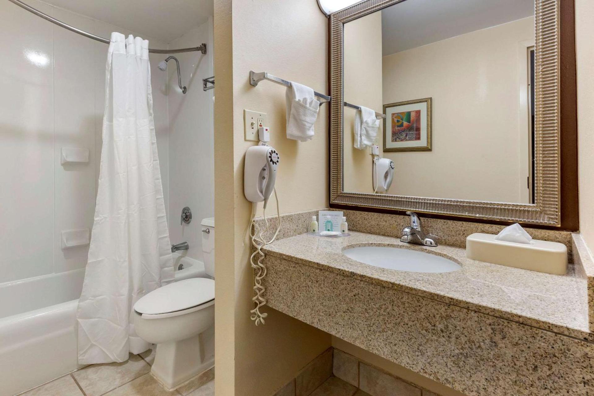 Quality Inn & Suites Hanes Mall photo 22