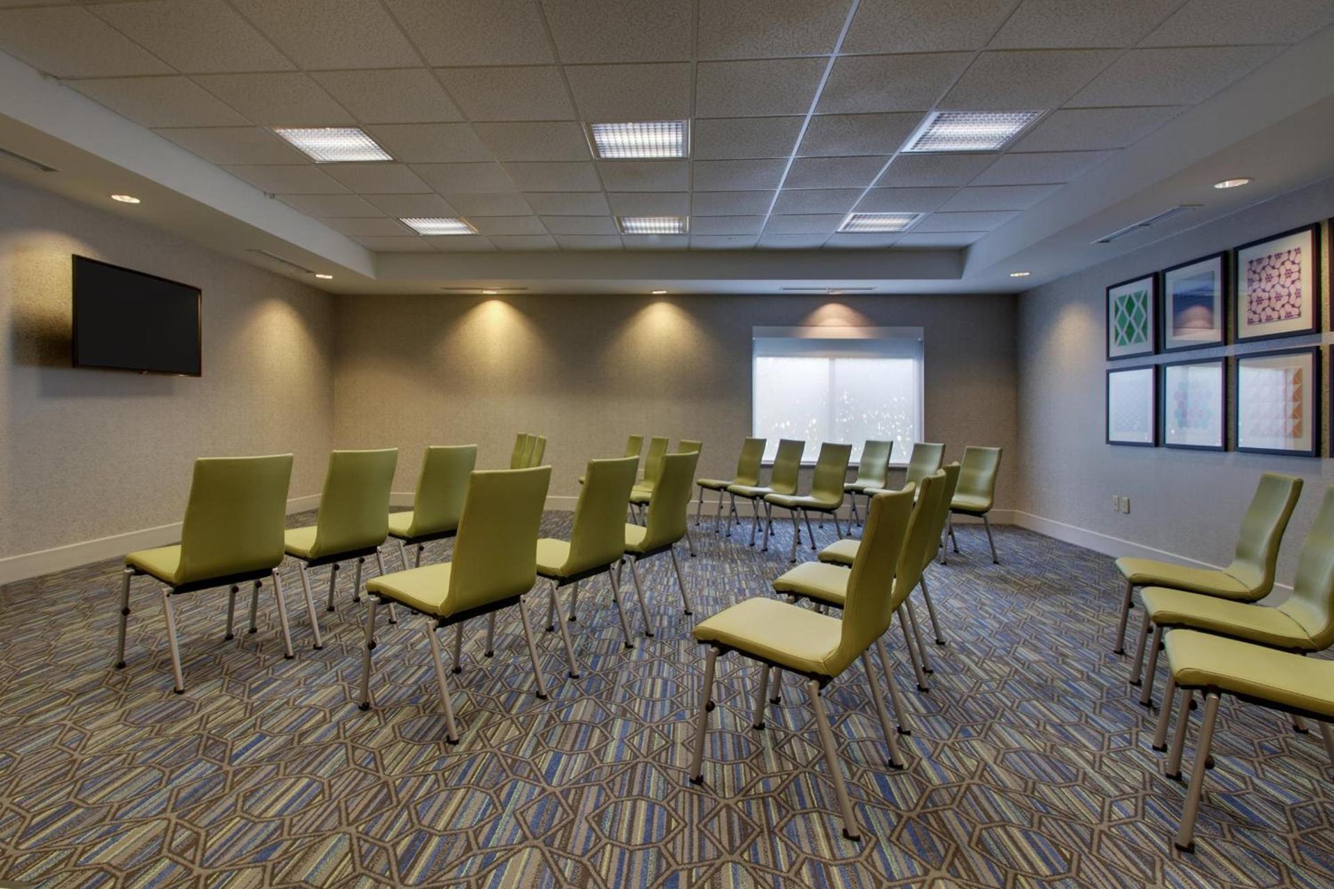 Holiday Inn Express Hotel & Suites Morris by IHG photo 63
