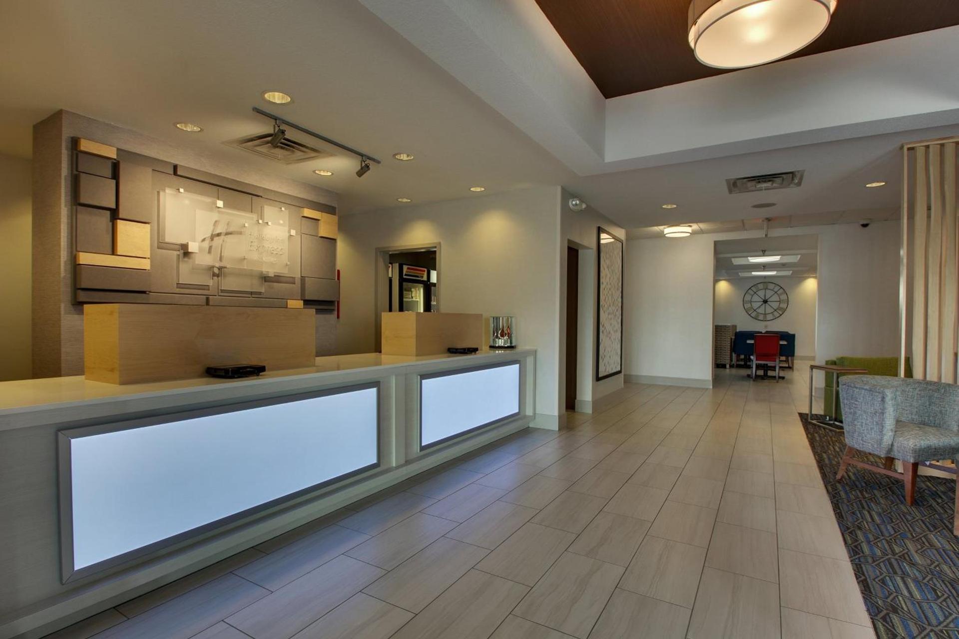Holiday Inn Express Hotel & Suites Morris by IHG photo 10