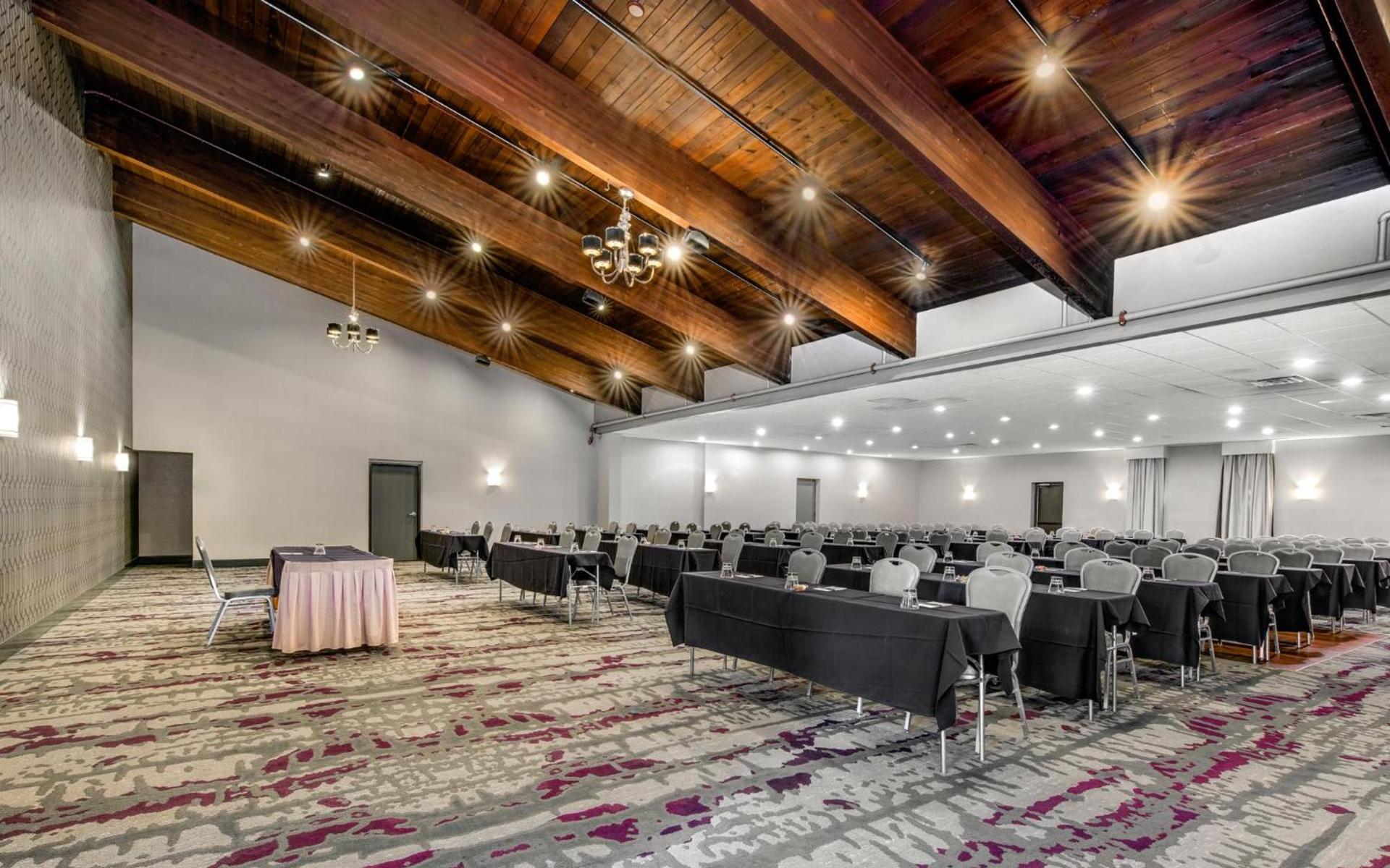 Crowne Plaza Milwaukee Airport by IHG photo 55