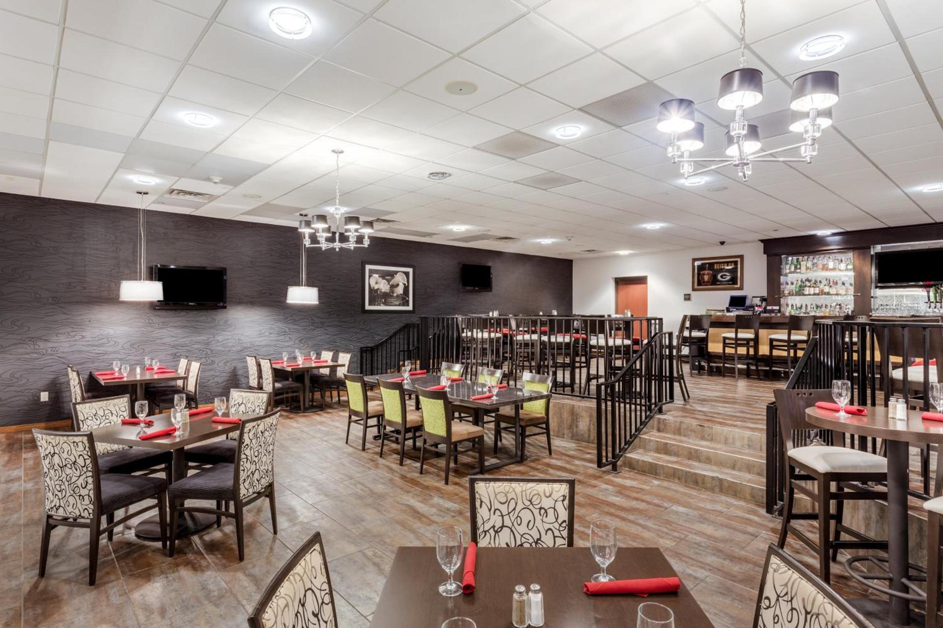 Crowne Plaza Milwaukee Airport by IHG photo 38