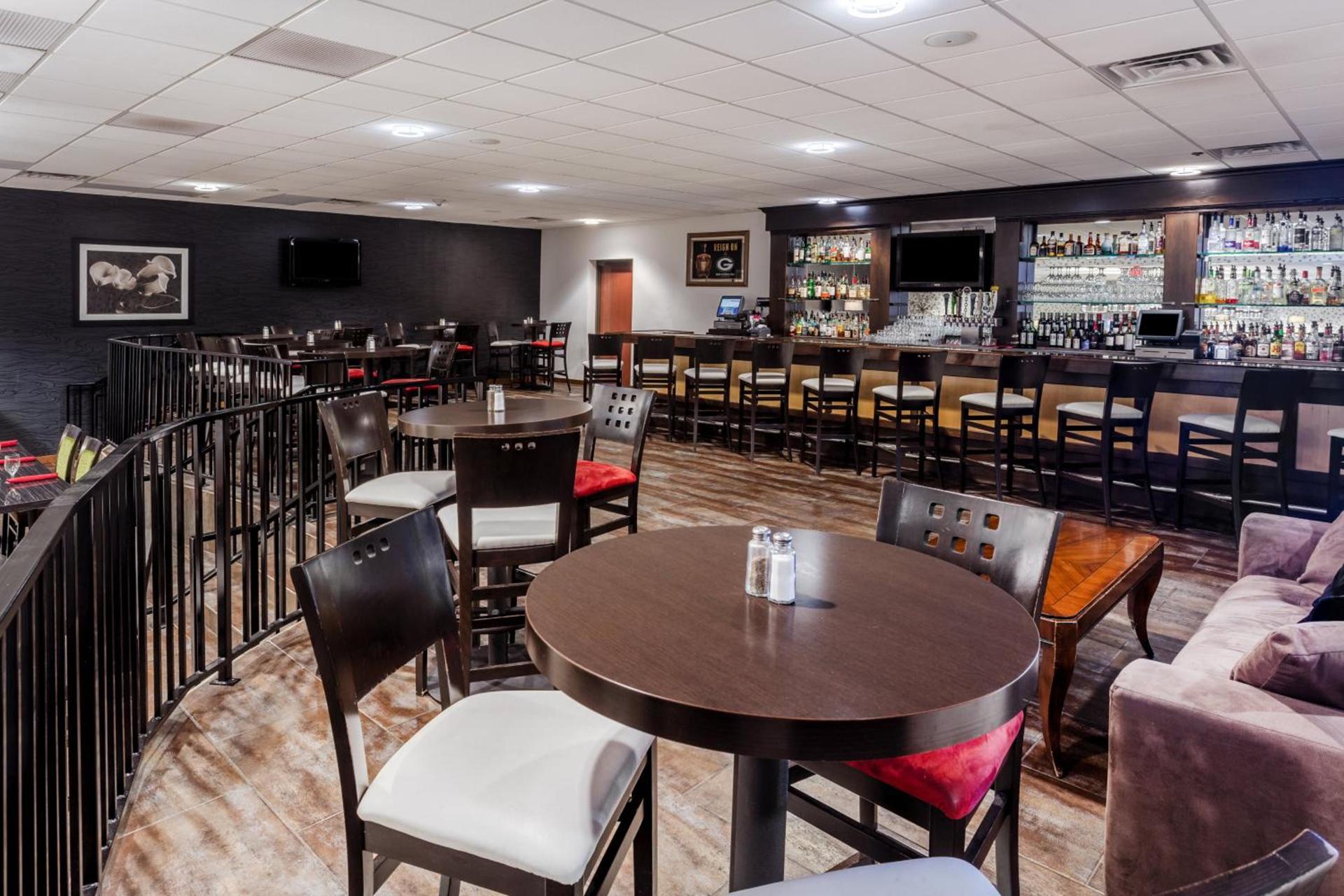 Crowne Plaza Milwaukee Airport by IHG photo 28