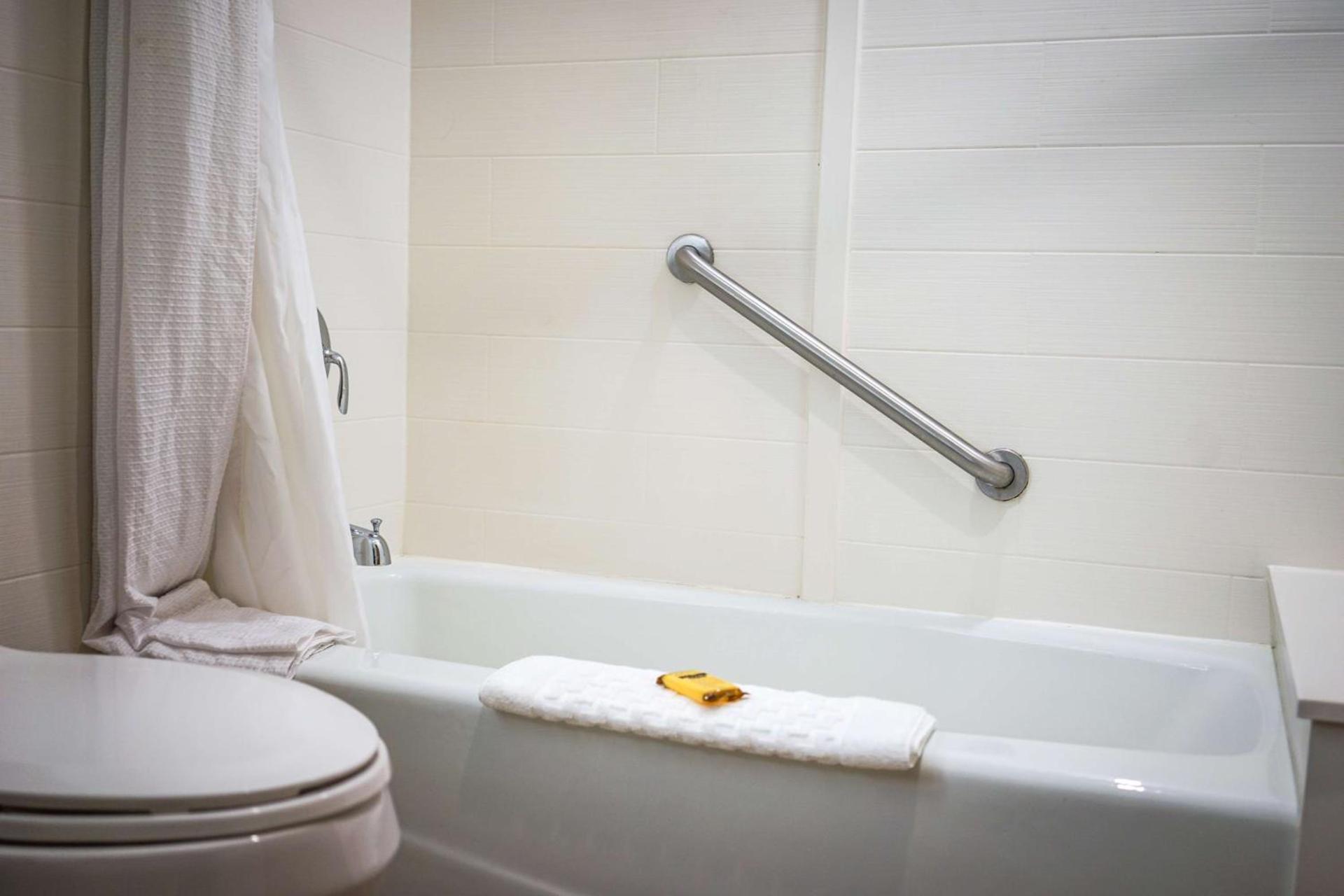 Best Western Plus Dubuque Hotel and Conference Center photo 38