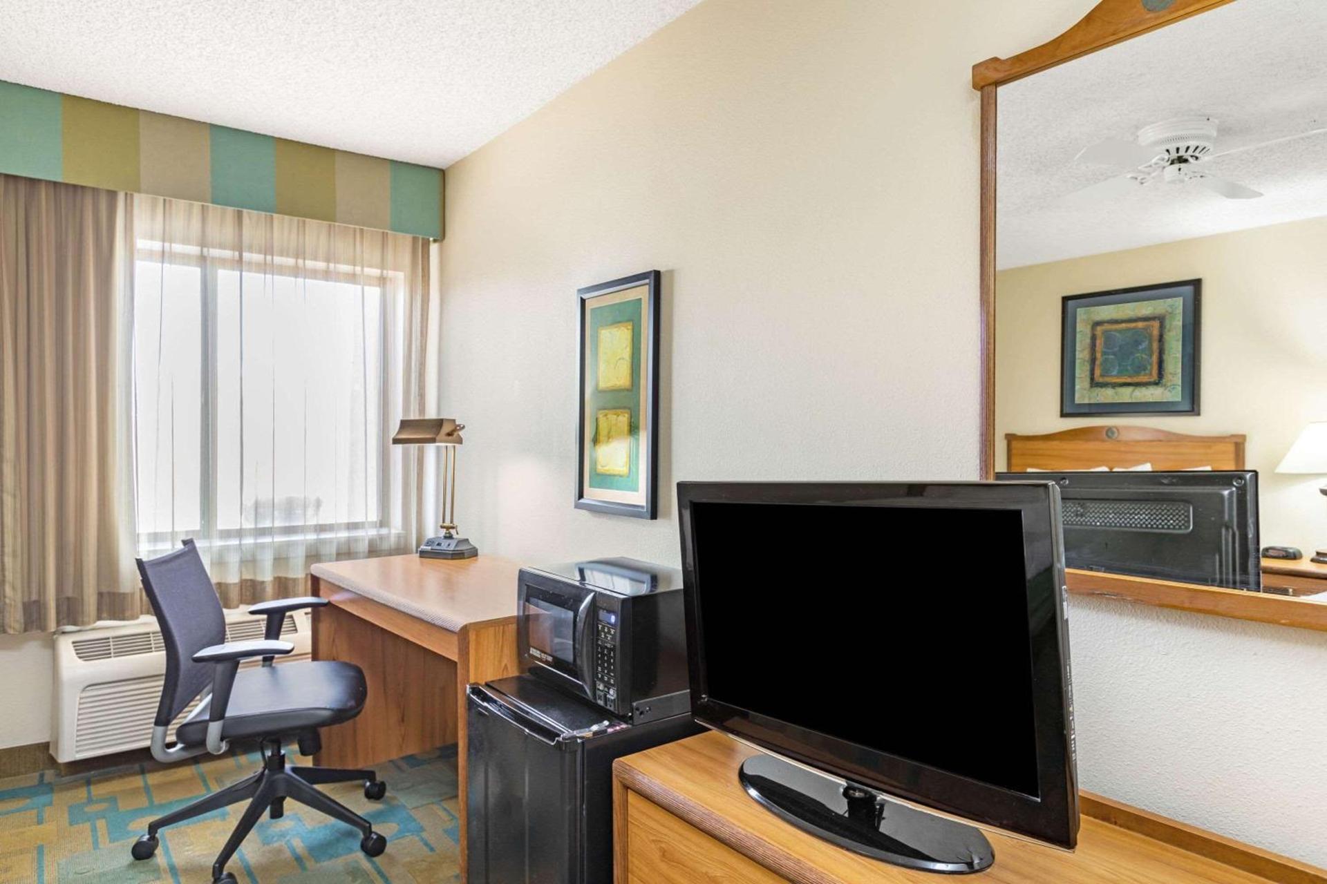 La Quinta by Wyndham El Paso East photo 17