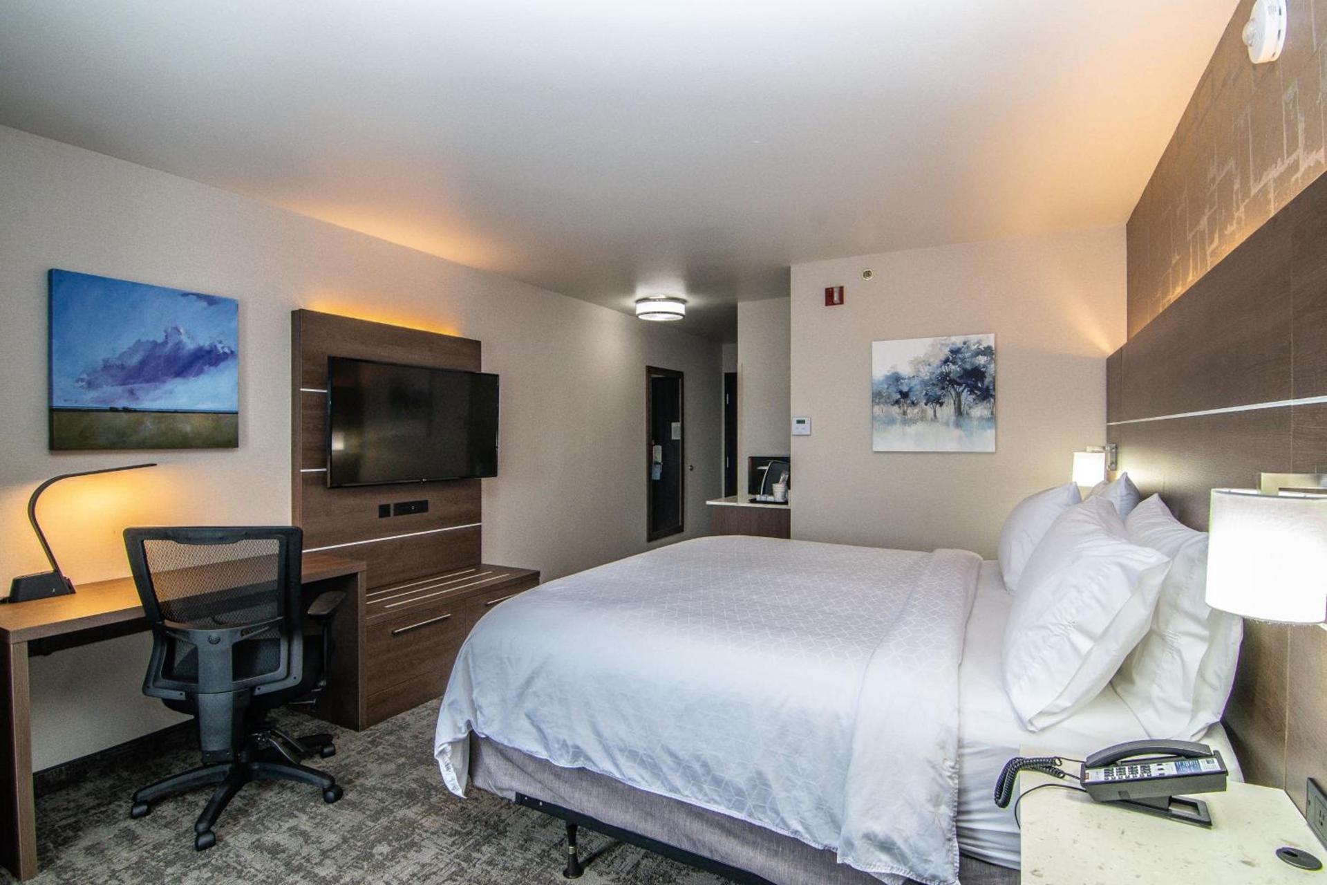 Holiday Inn Express Spokane-Downtown by IHG photo 49