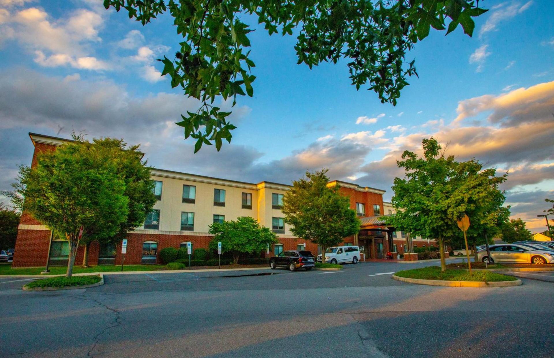 Holiday Inn Express & Suites Bethlehem Airport-Allentown Area photo 33