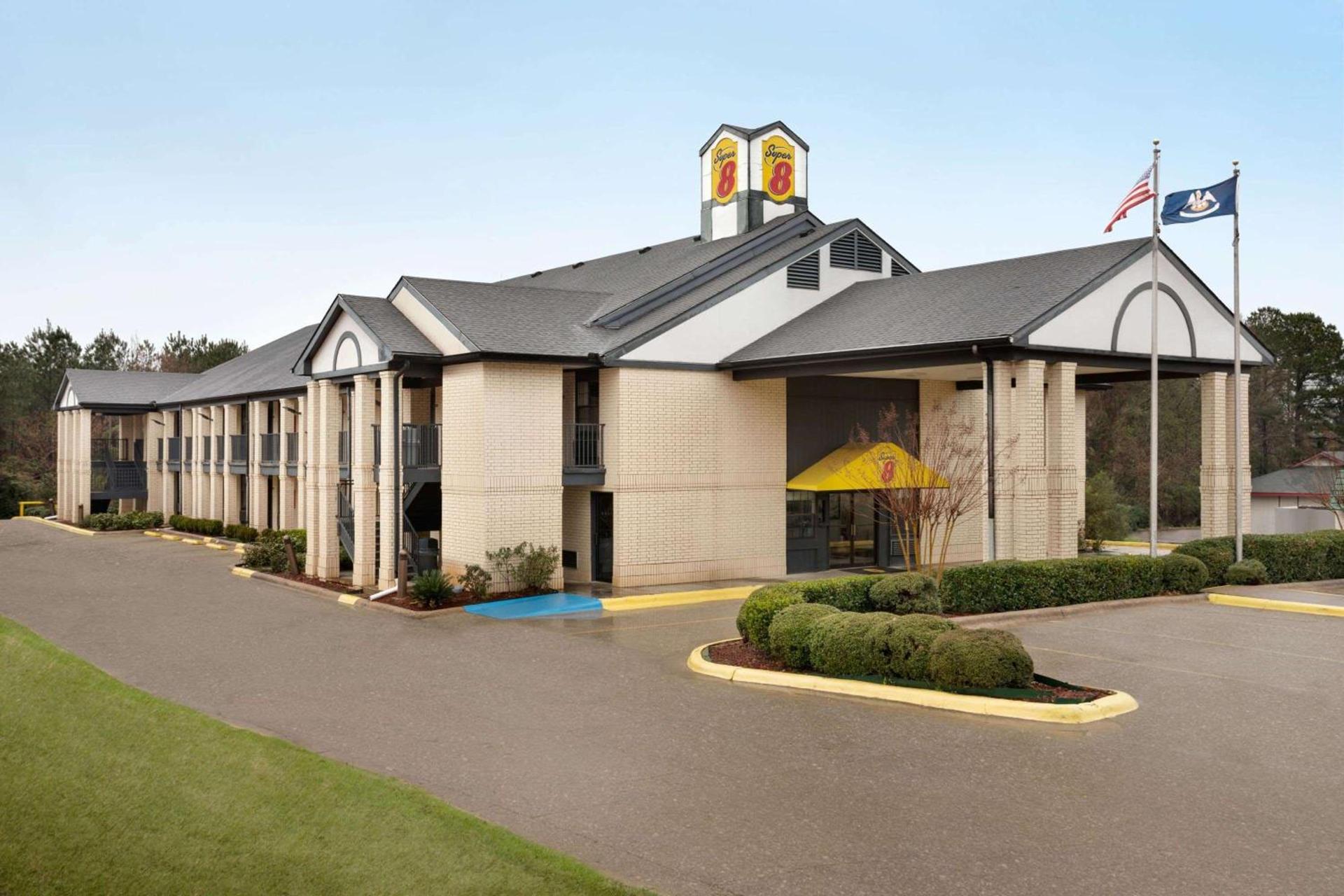 Super 8 by Wyndham Ruston photo 2