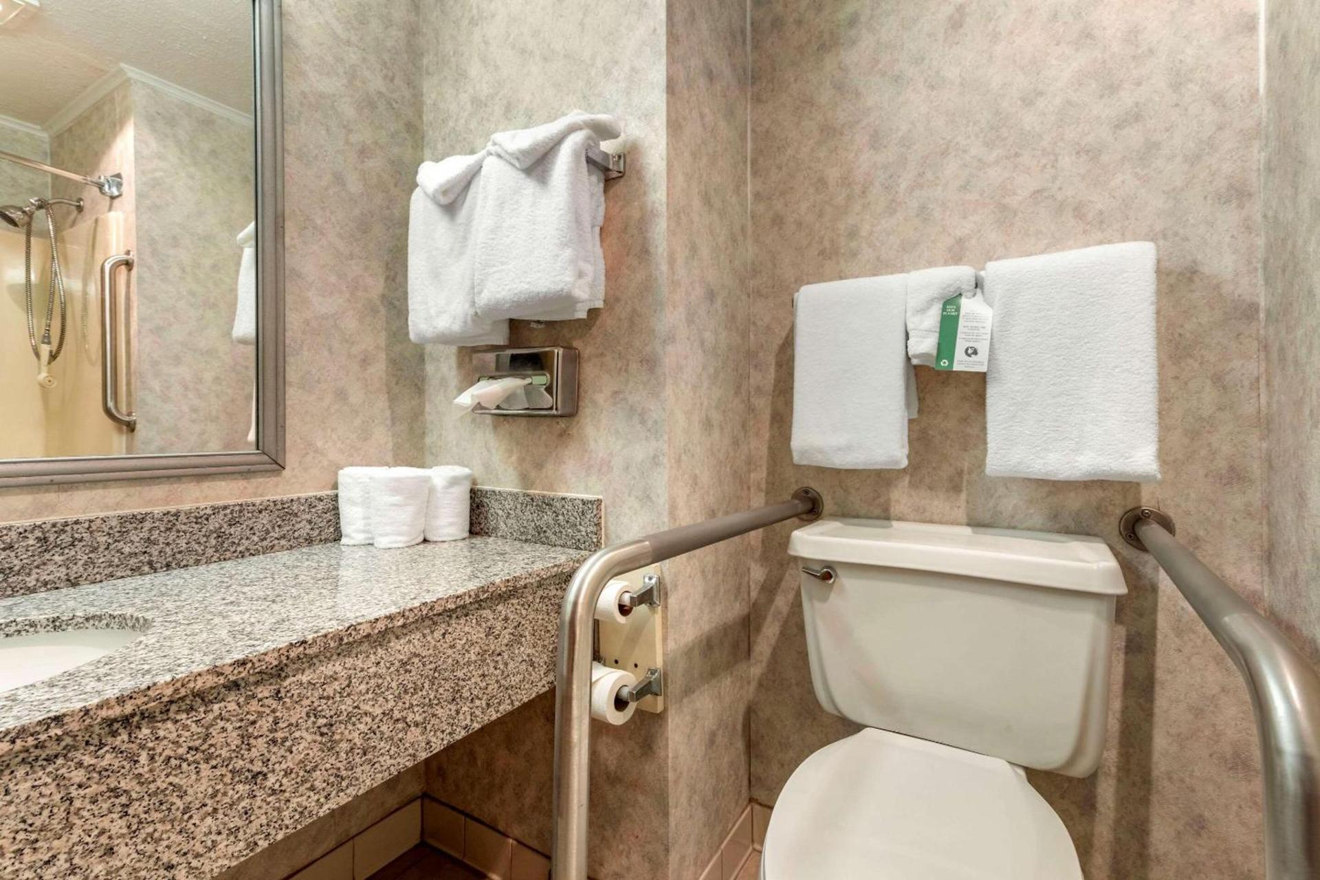 Quality Inn Selinsgrove photo 21