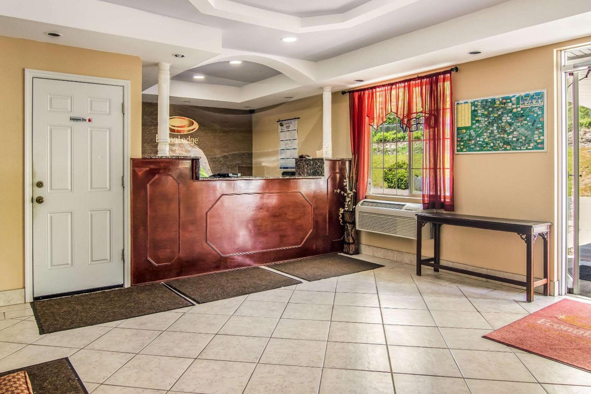 Econo Lodge Hotel Bradford photo 3