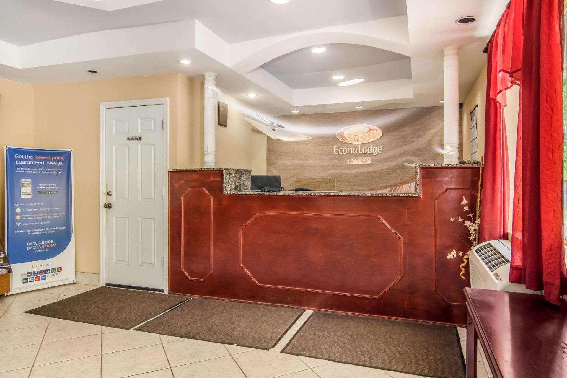 Econo Lodge Hotel Bradford photo 4