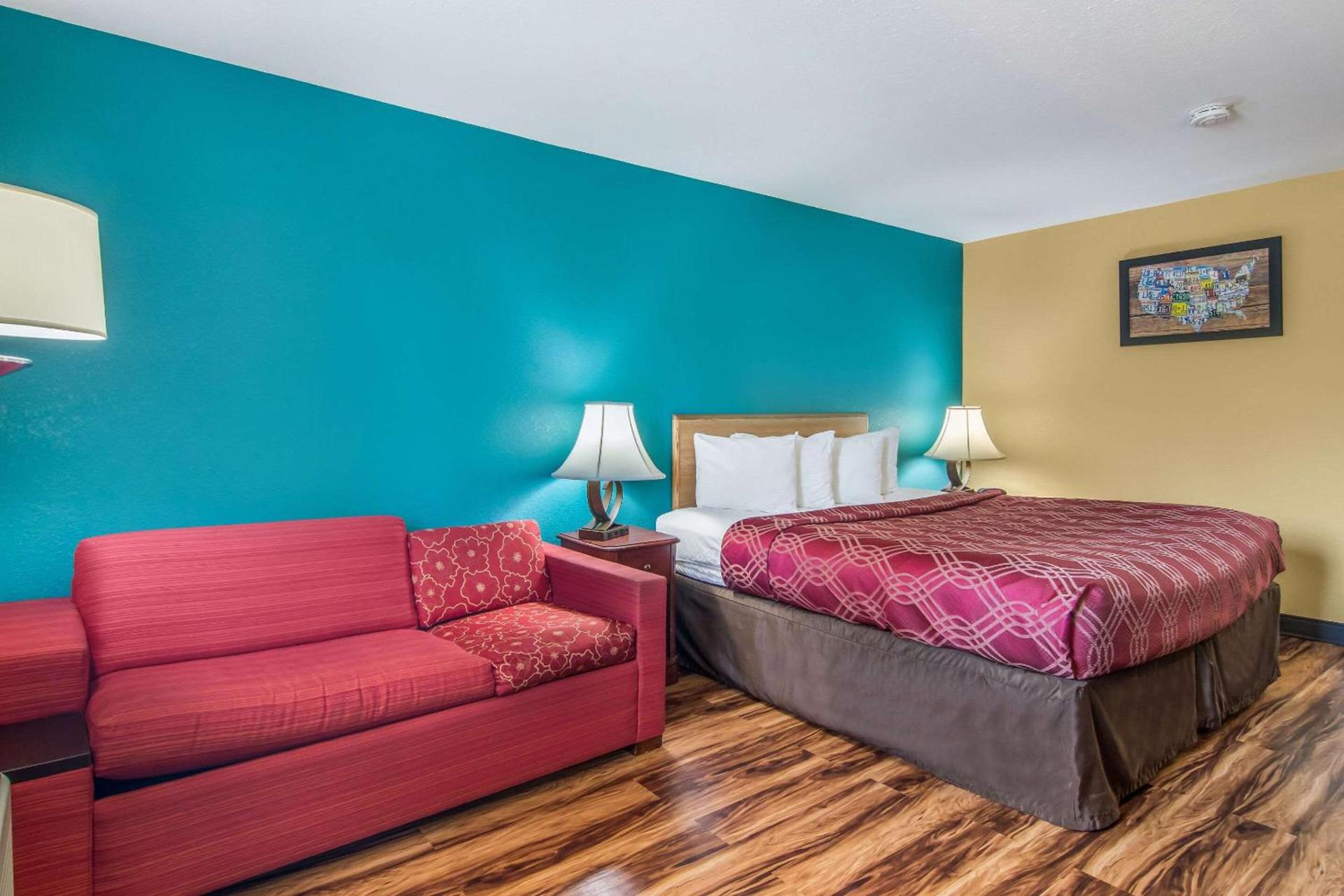 Econo Lodge Hotel Bradford photo 13
