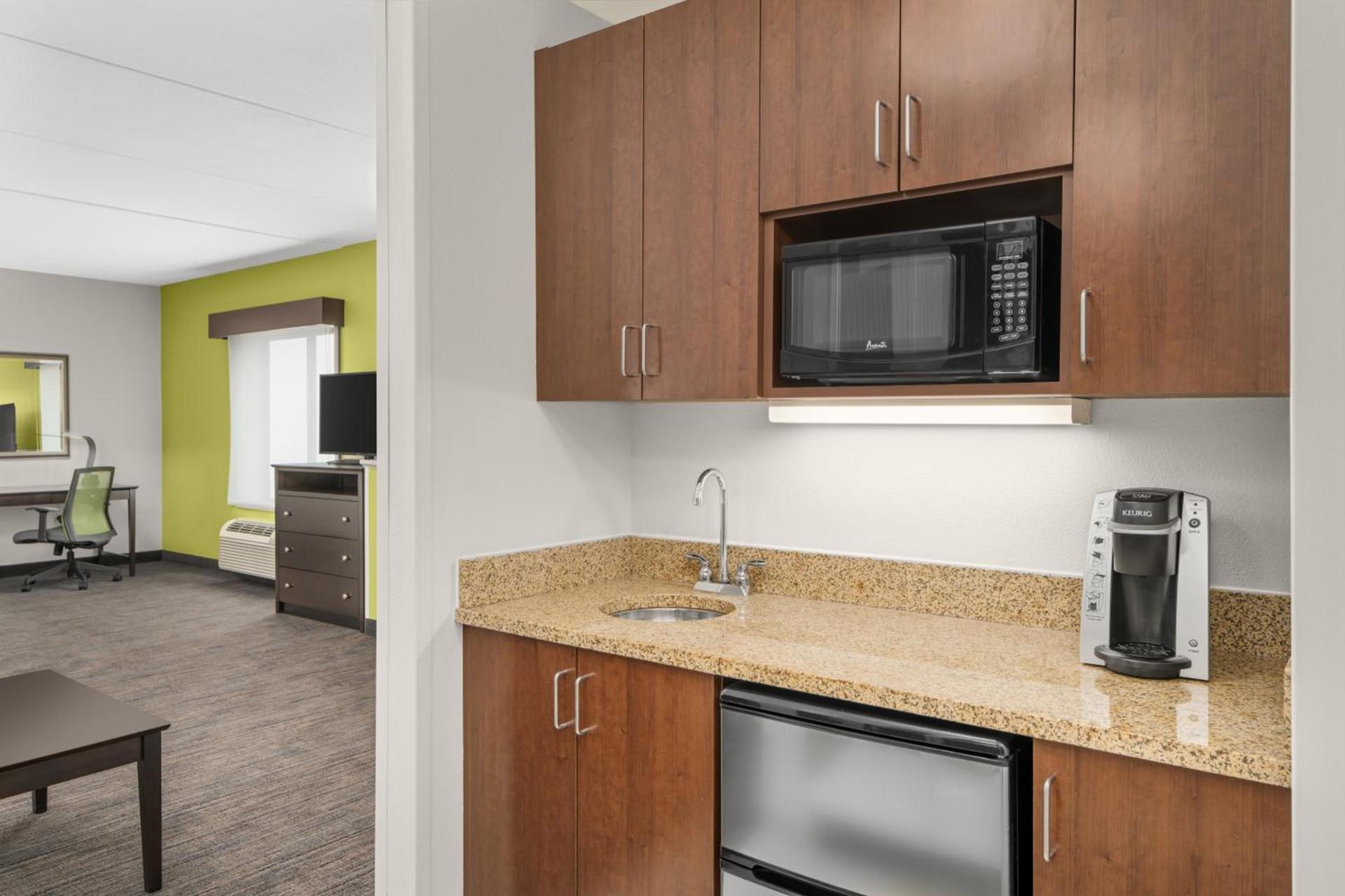 Holiday Inn Express & Suites Wilmington-Newark by IHG photo 17