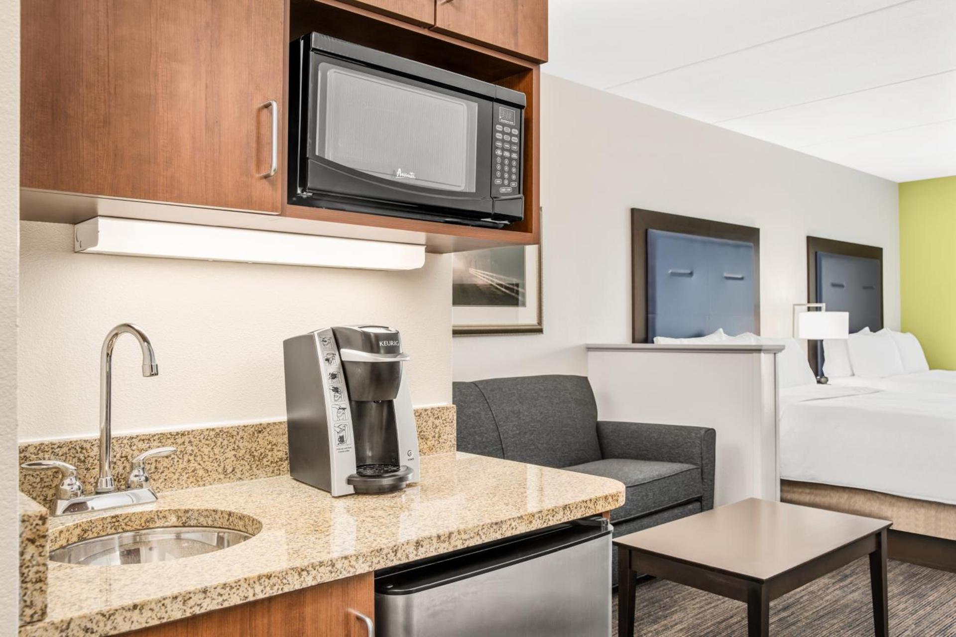 Holiday Inn Express & Suites Wilmington-Newark by IHG photo 15