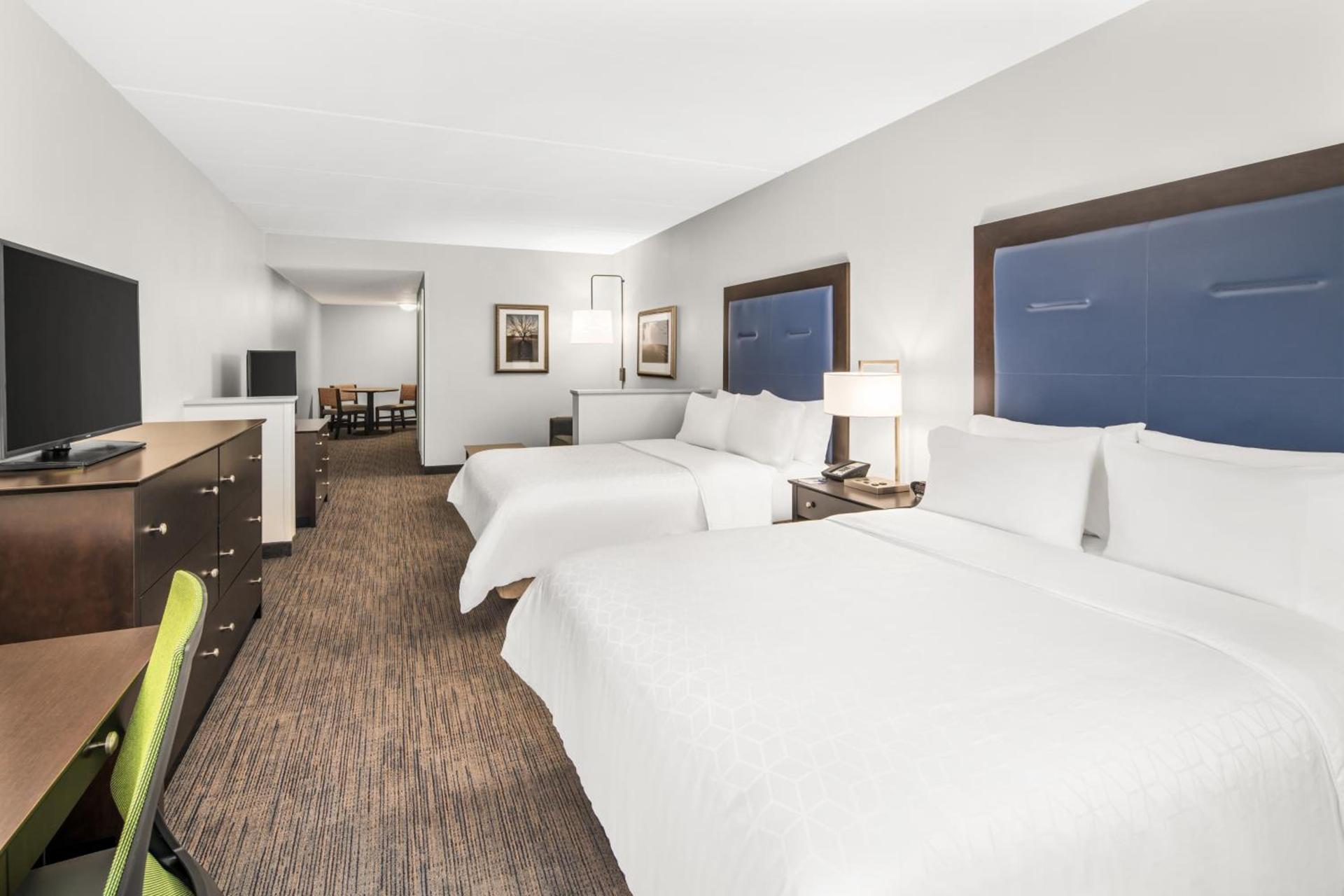 Holiday Inn Express & Suites Wilmington-Newark by IHG photo 9