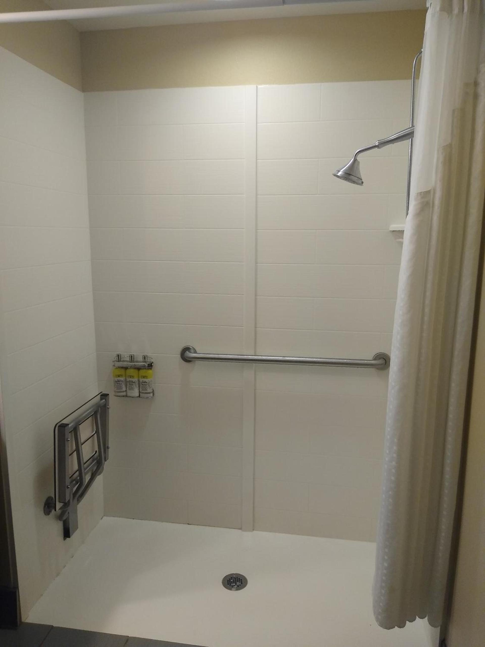 Holiday Inn Express & Suites Colorado Springs Central by IHG photo 9