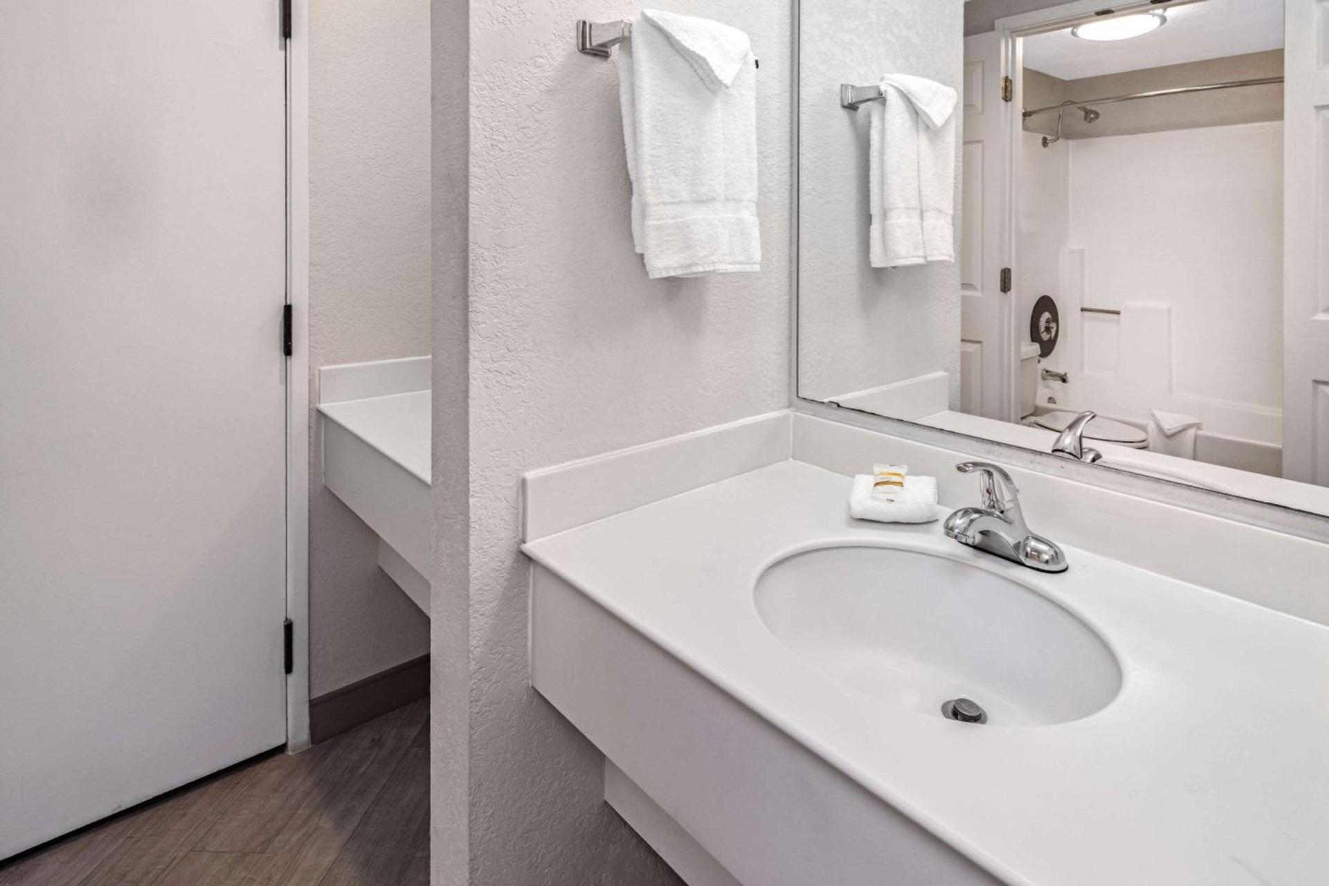 La Quinta by Wyndham Buena Park photo 24