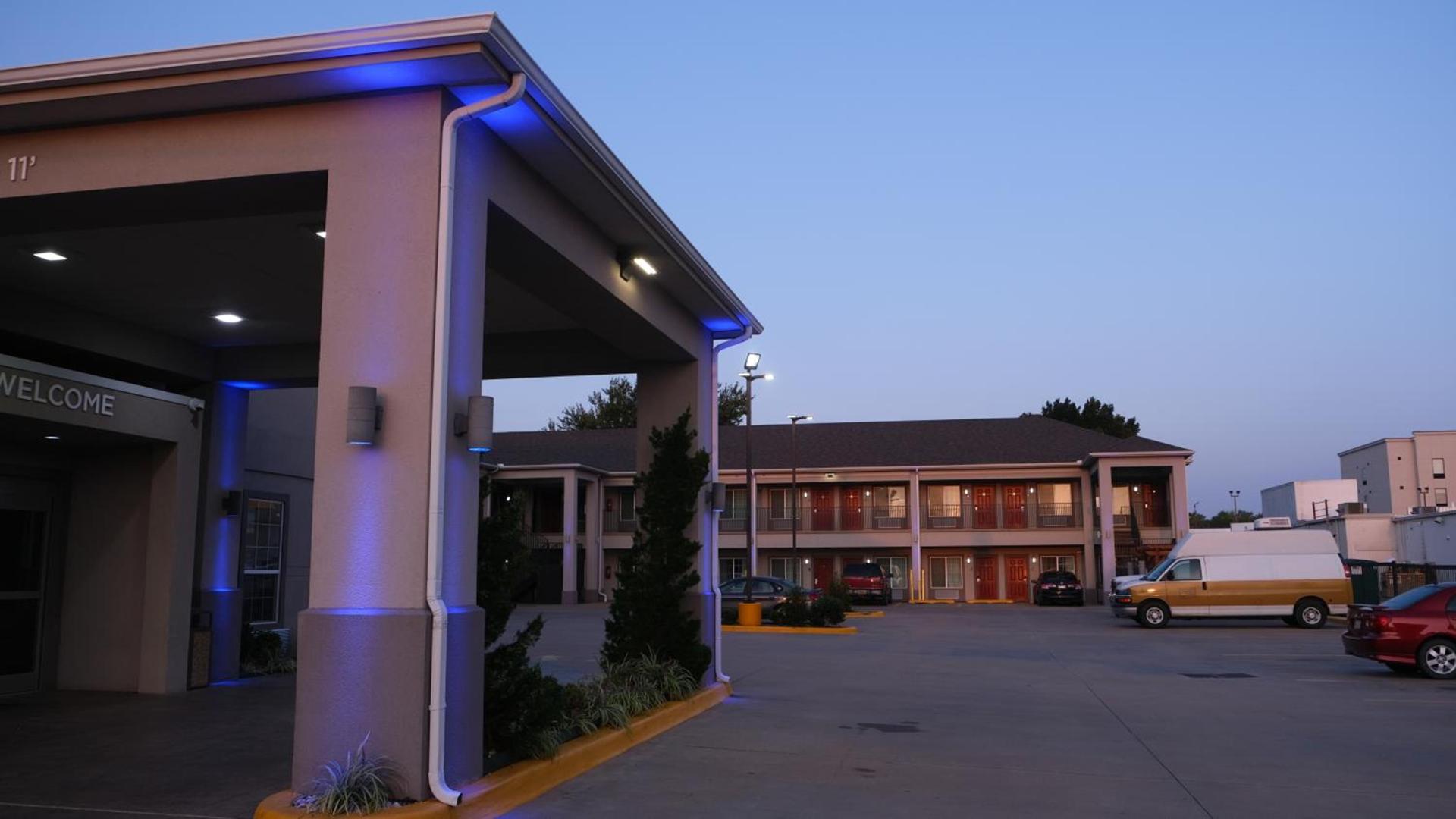 Catoosa Inn & Suites photo 2