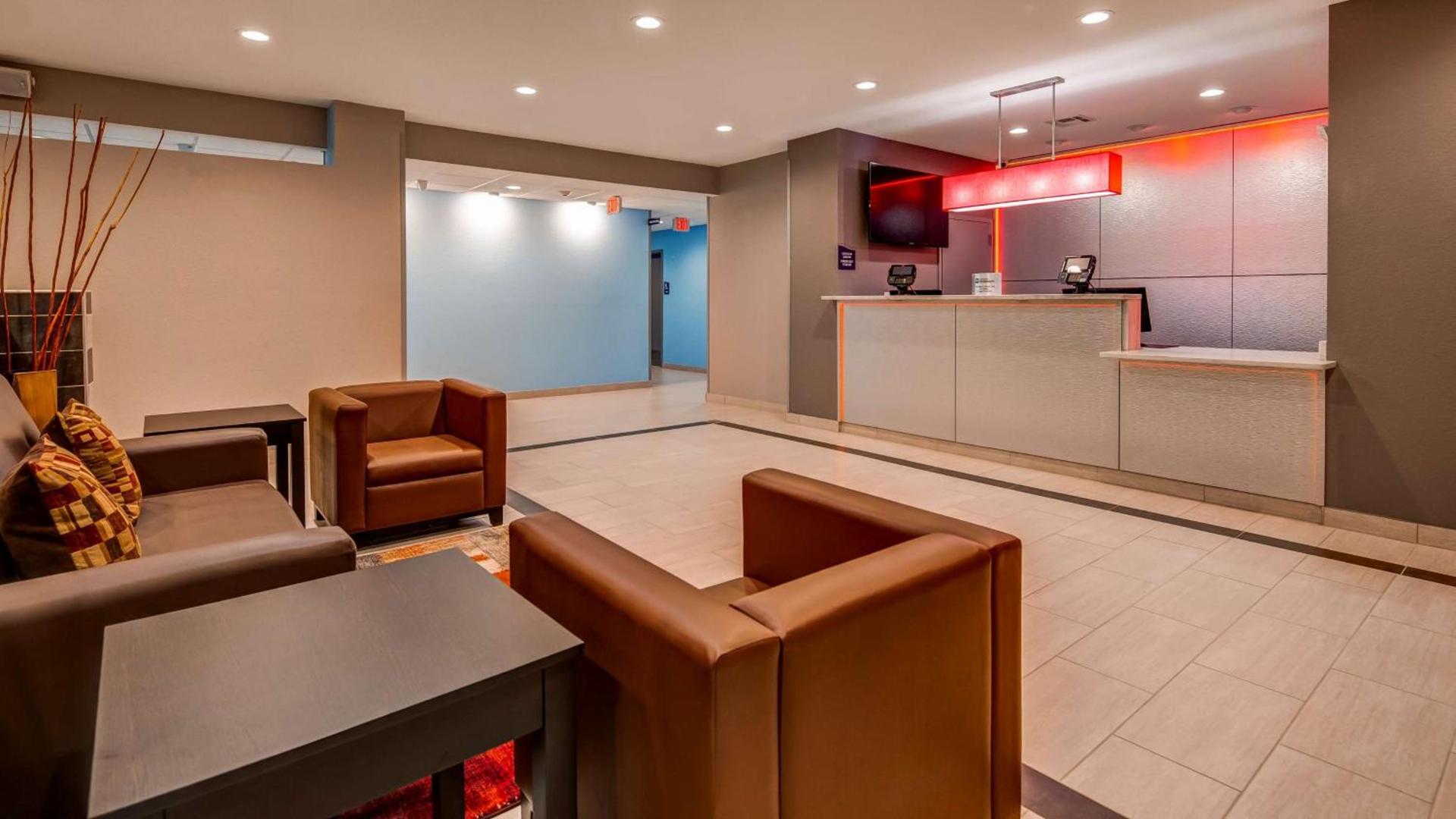 SureStay Plus Hotel by Best Western Humble photo 3