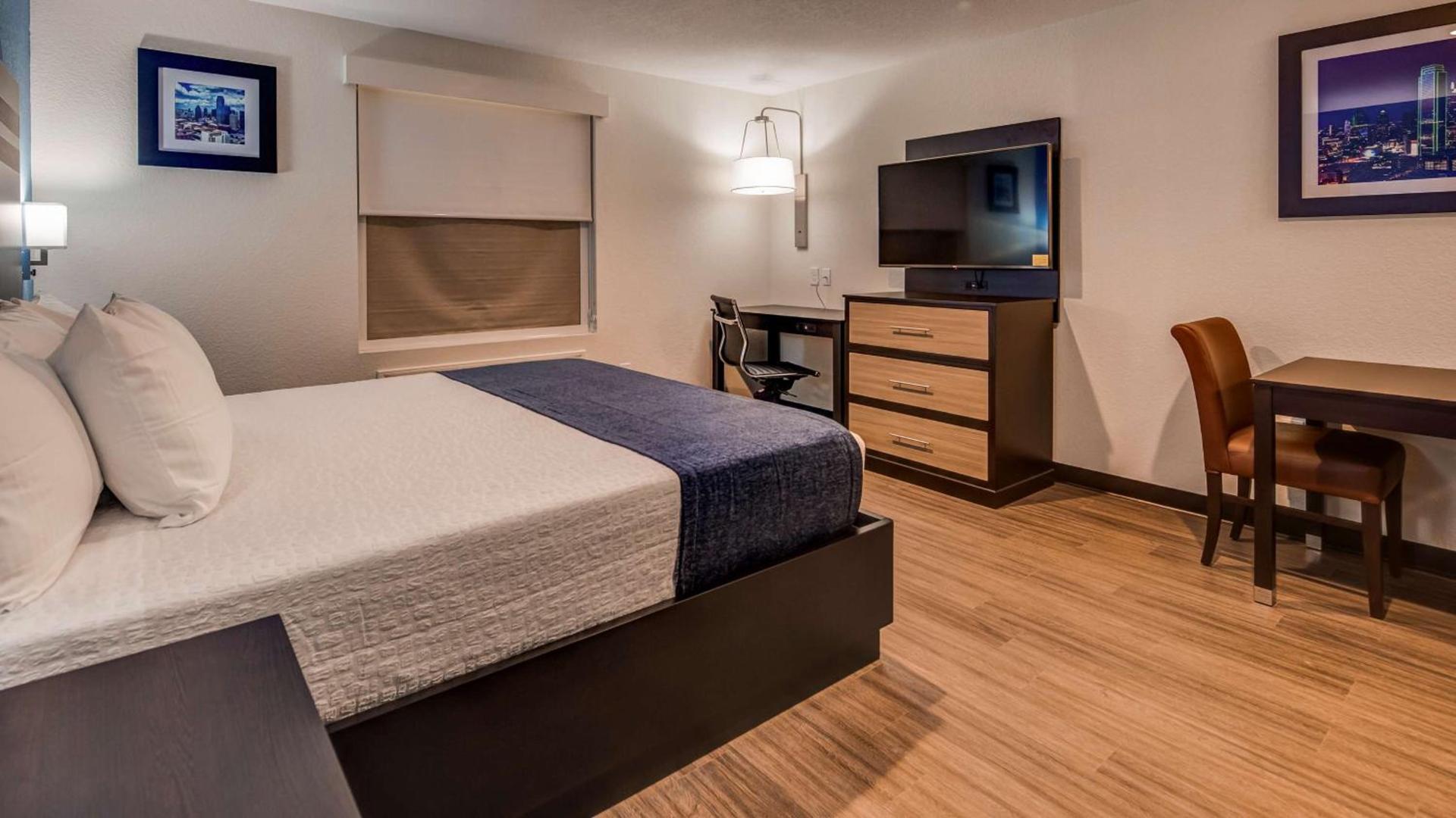 SureStay Plus Hotel by Best Western Humble photo 10