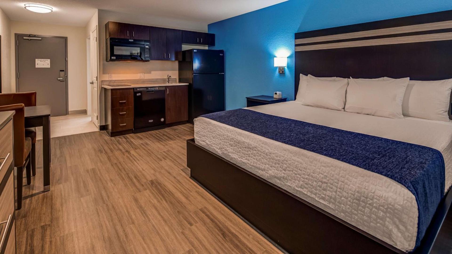 SureStay Plus Hotel by Best Western Humble photo 14