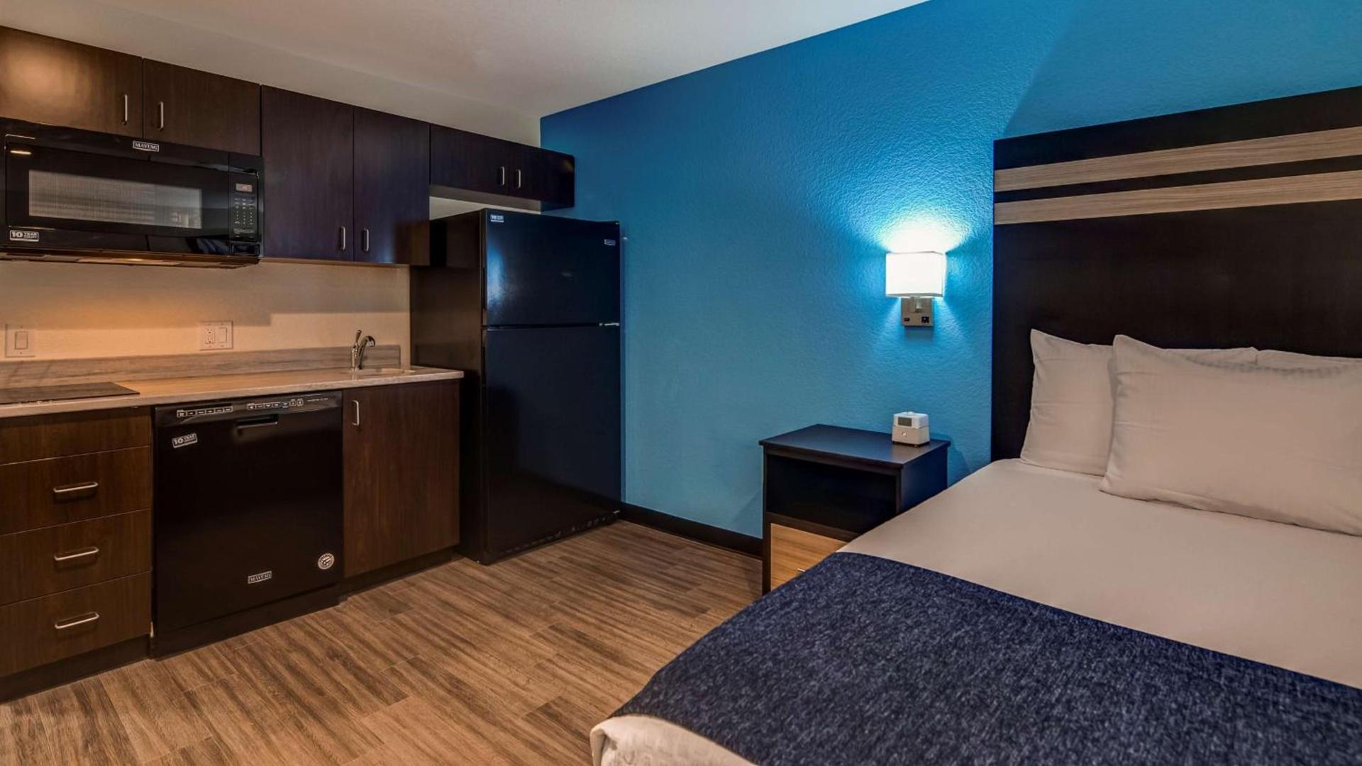SureStay Plus Hotel by Best Western Humble photo 15