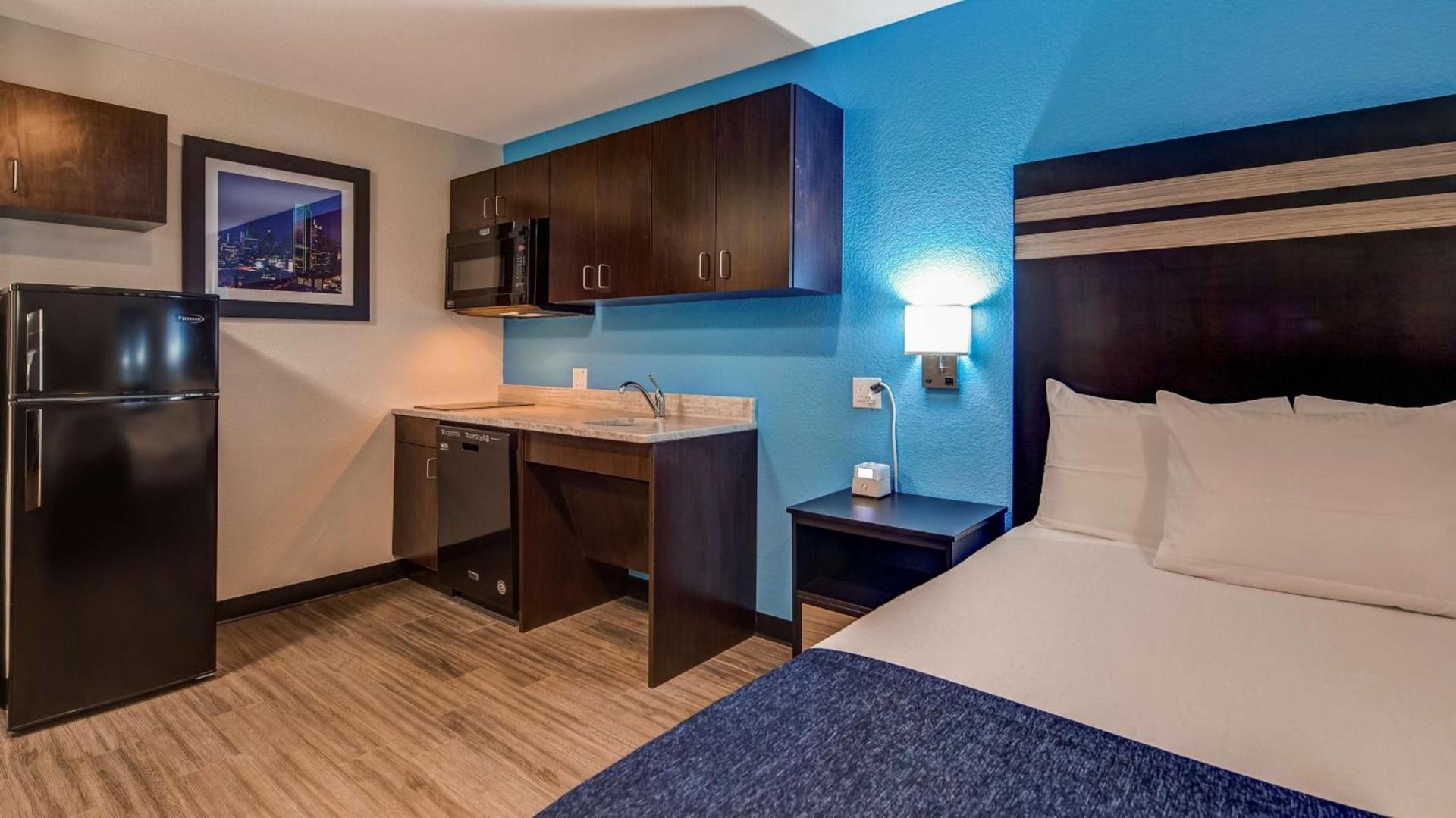 SureStay Plus Hotel by Best Western Humble photo 16