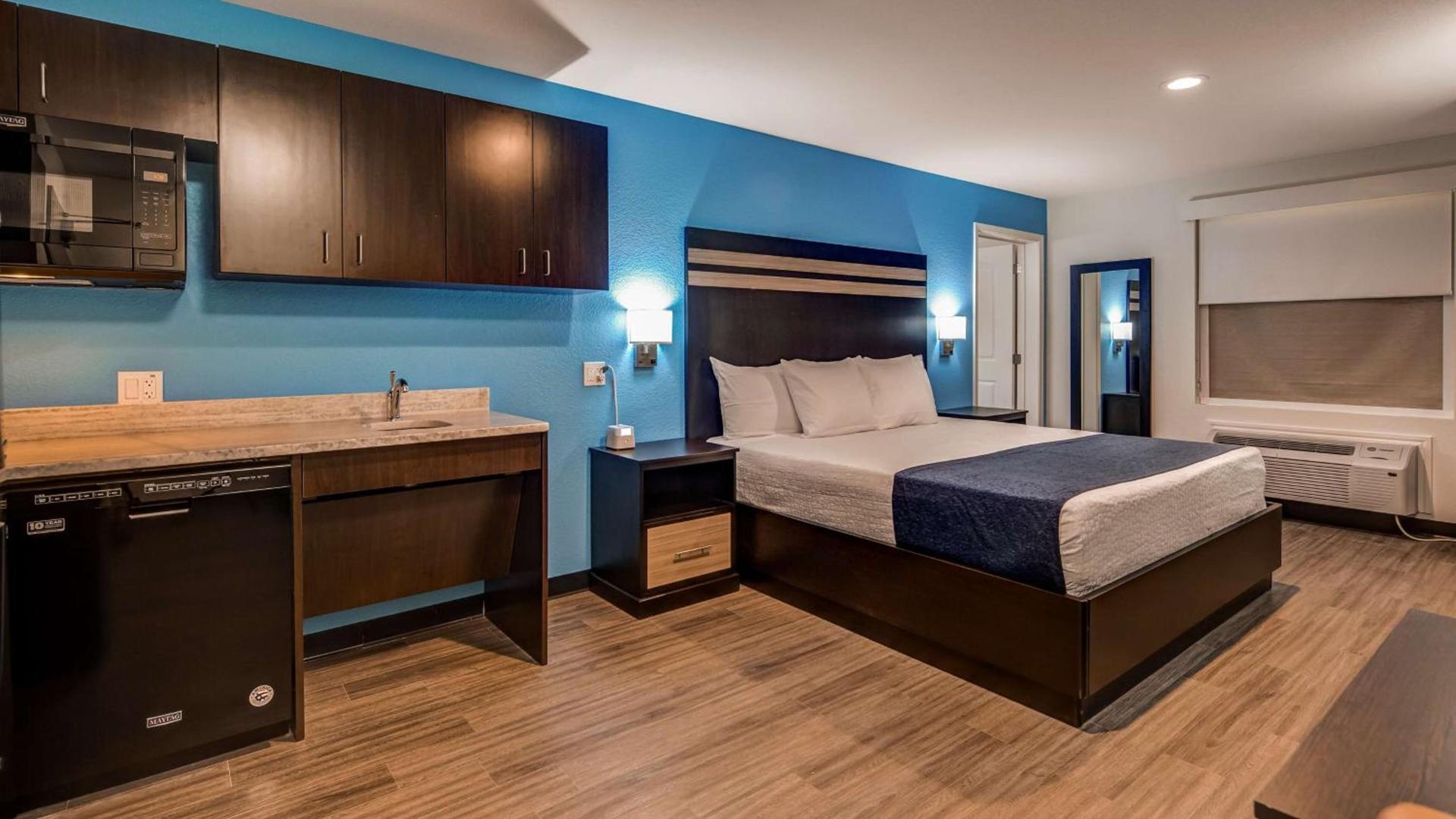 SureStay Plus Hotel by Best Western Humble photo 18