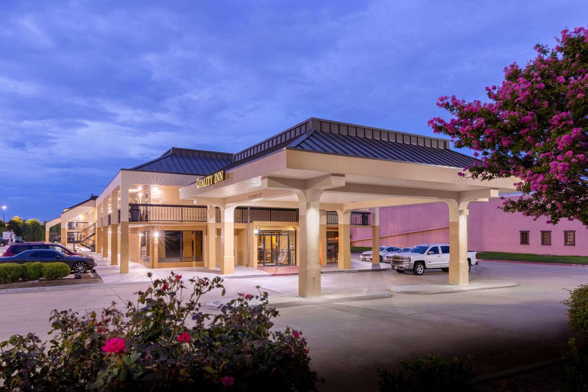 Quality Inn at Arlington Highlands photo 1