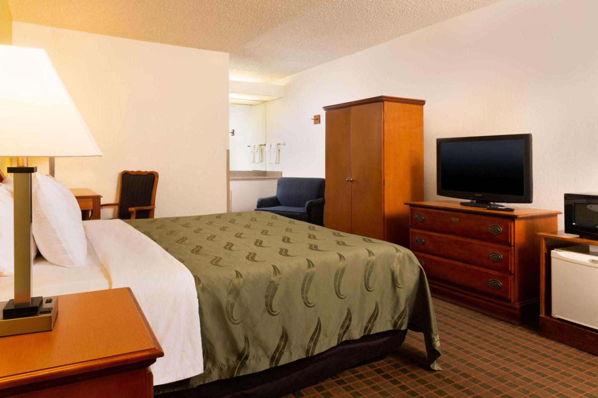 Quality Inn at Arlington Highlands photo 22