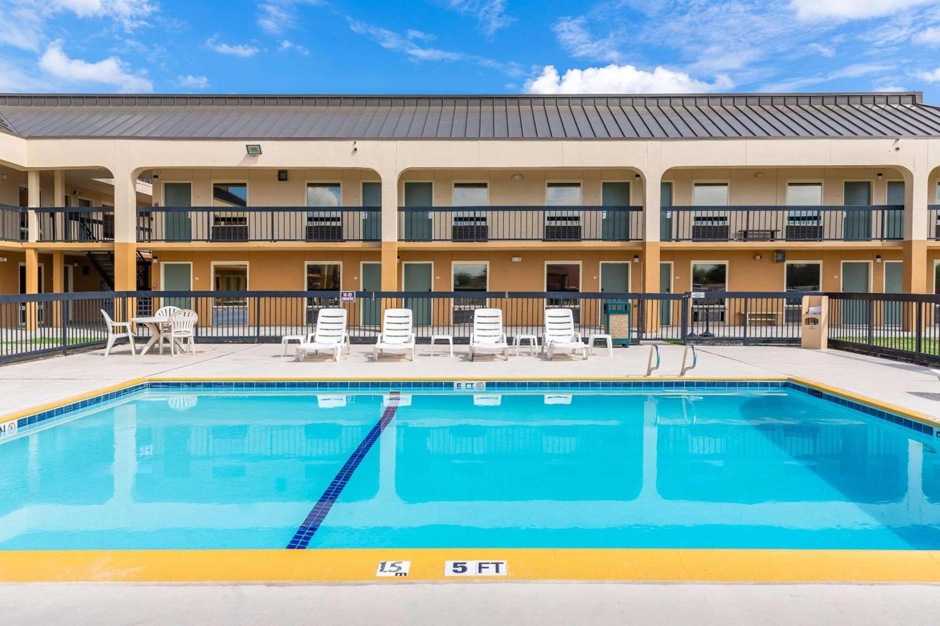 Quality Inn at Arlington Highlands photo 40