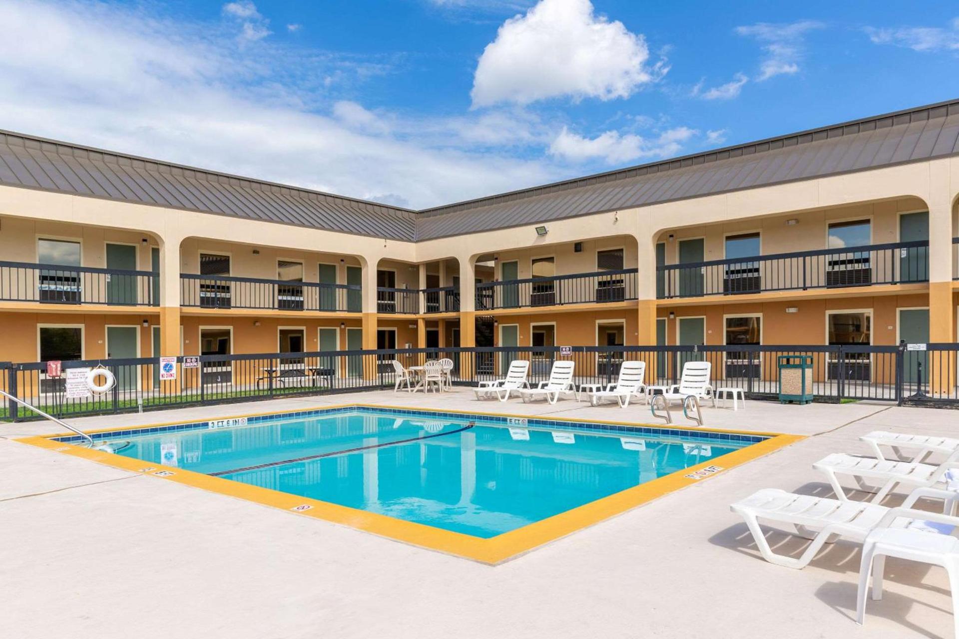 Quality Inn at Arlington Highlands photo 41
