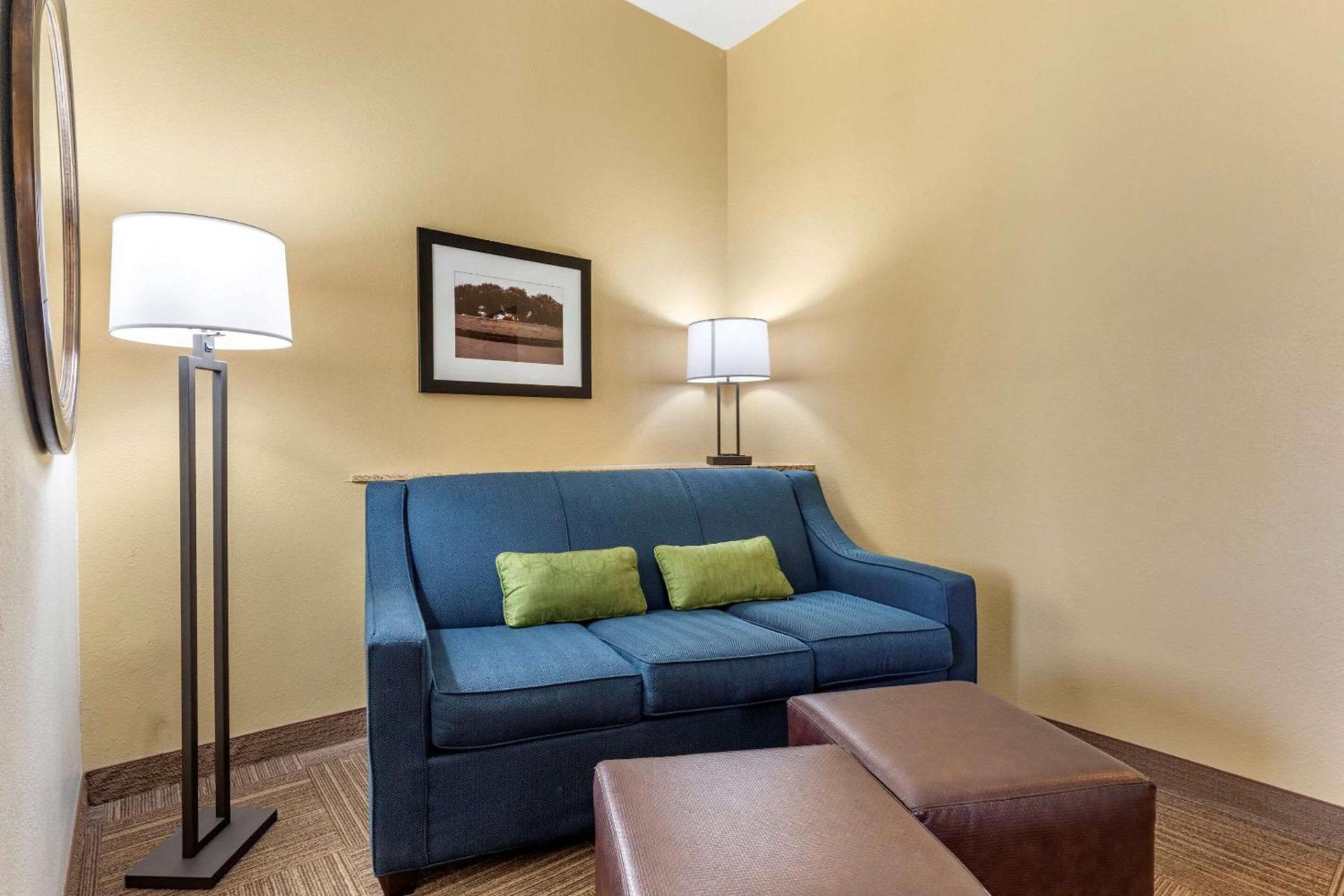 Comfort Suites Frisco photo 18