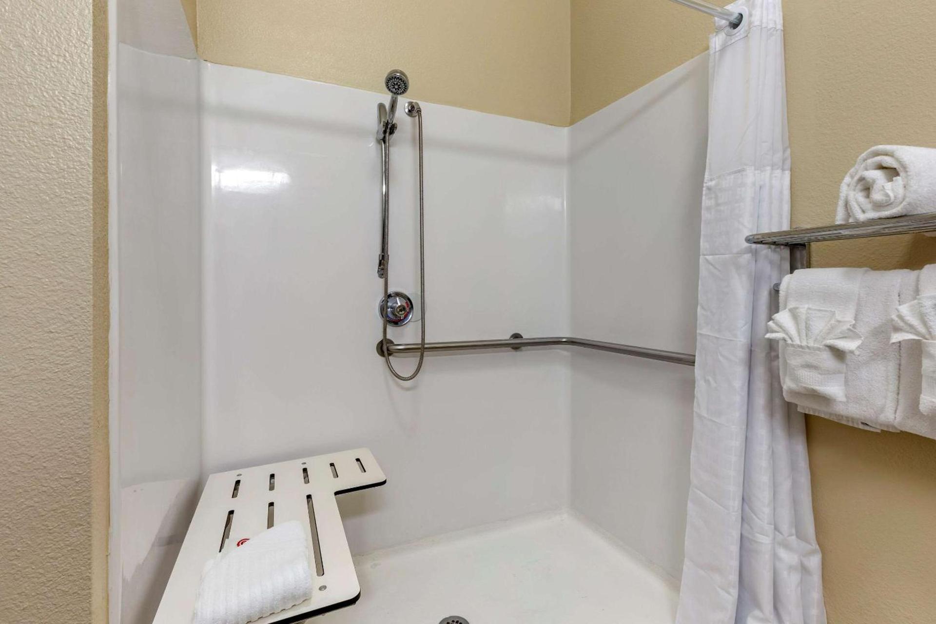 Comfort Inn & Suites Paris photo 8