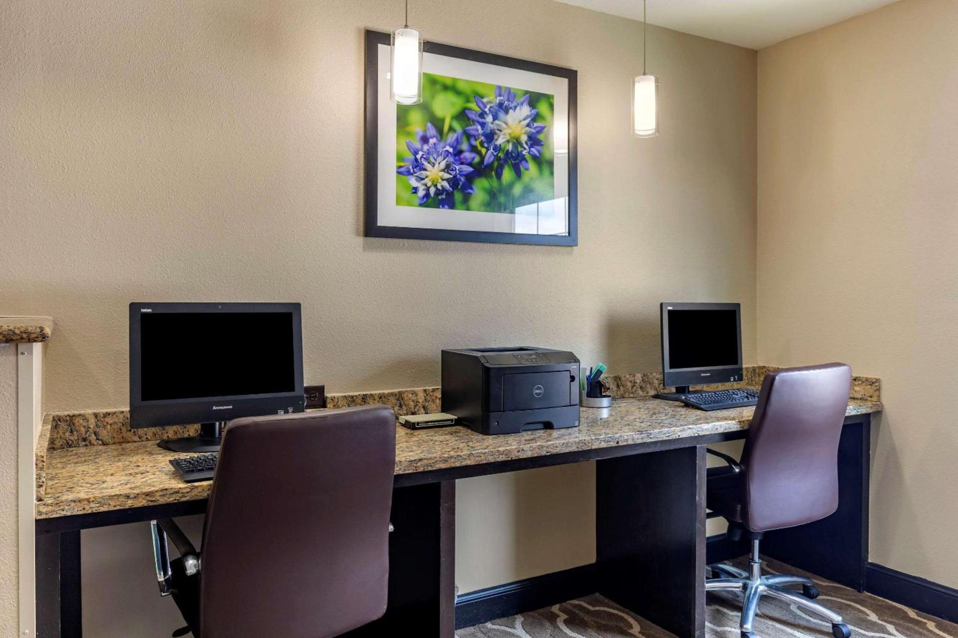 Comfort Inn & Suites Paris photo 25