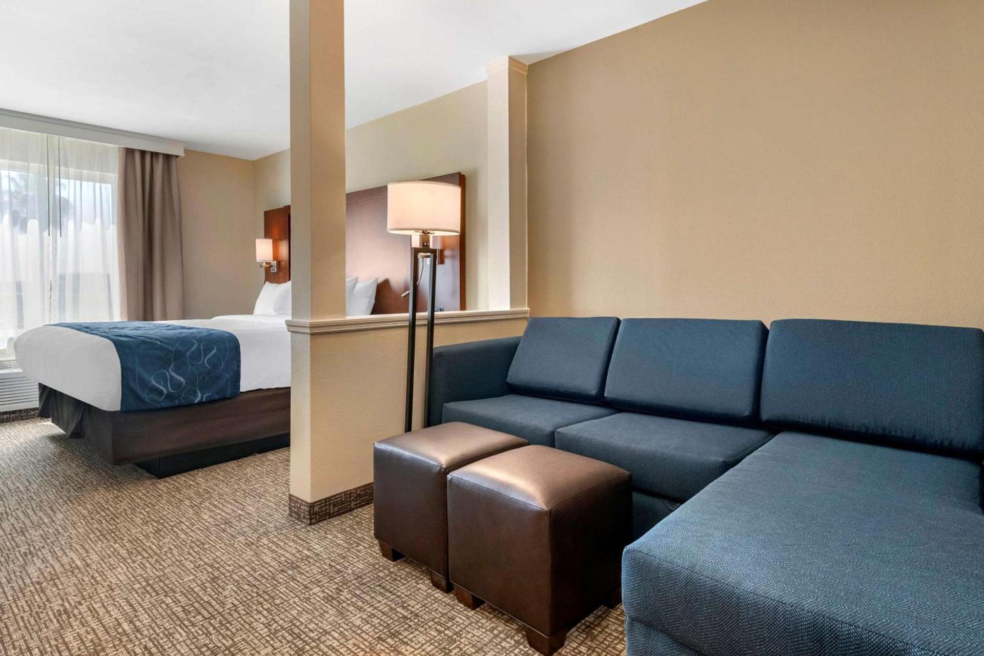 Comfort Suites Daytona Beach-Speedway photo 16